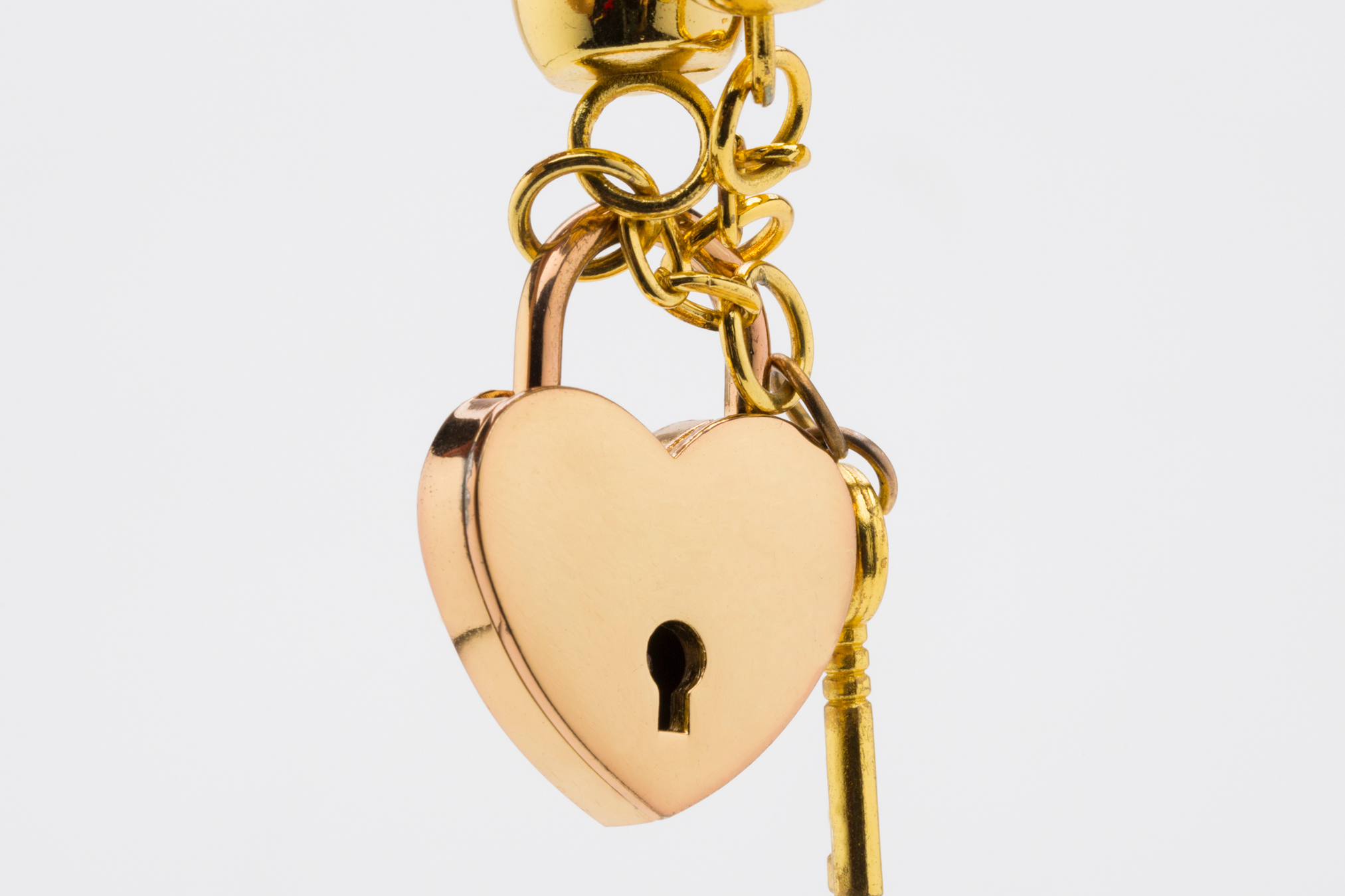 How To Wear Heart-Shaped Jewelry