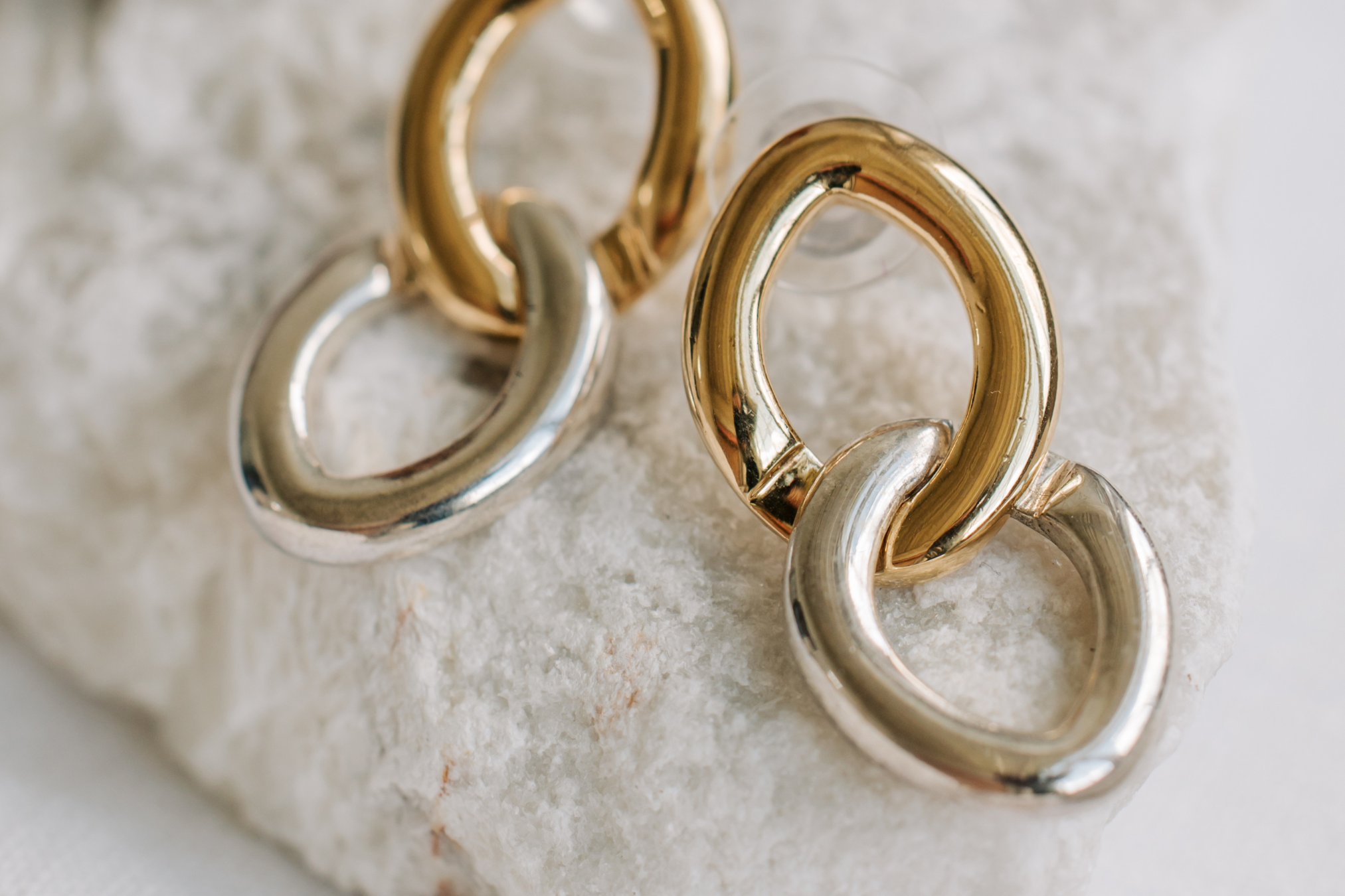 White Gold Vs. Yellow Gold: Key Differences