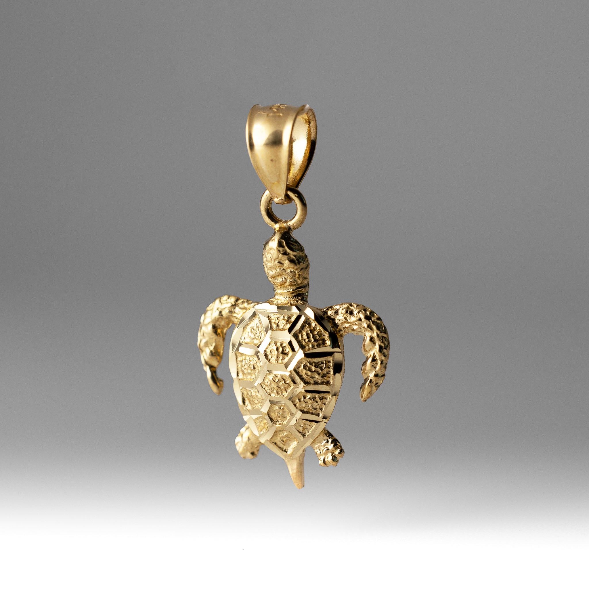 Gold Detailed Small Sea Turtle Pendant - Charlie & Co. Jewelry
