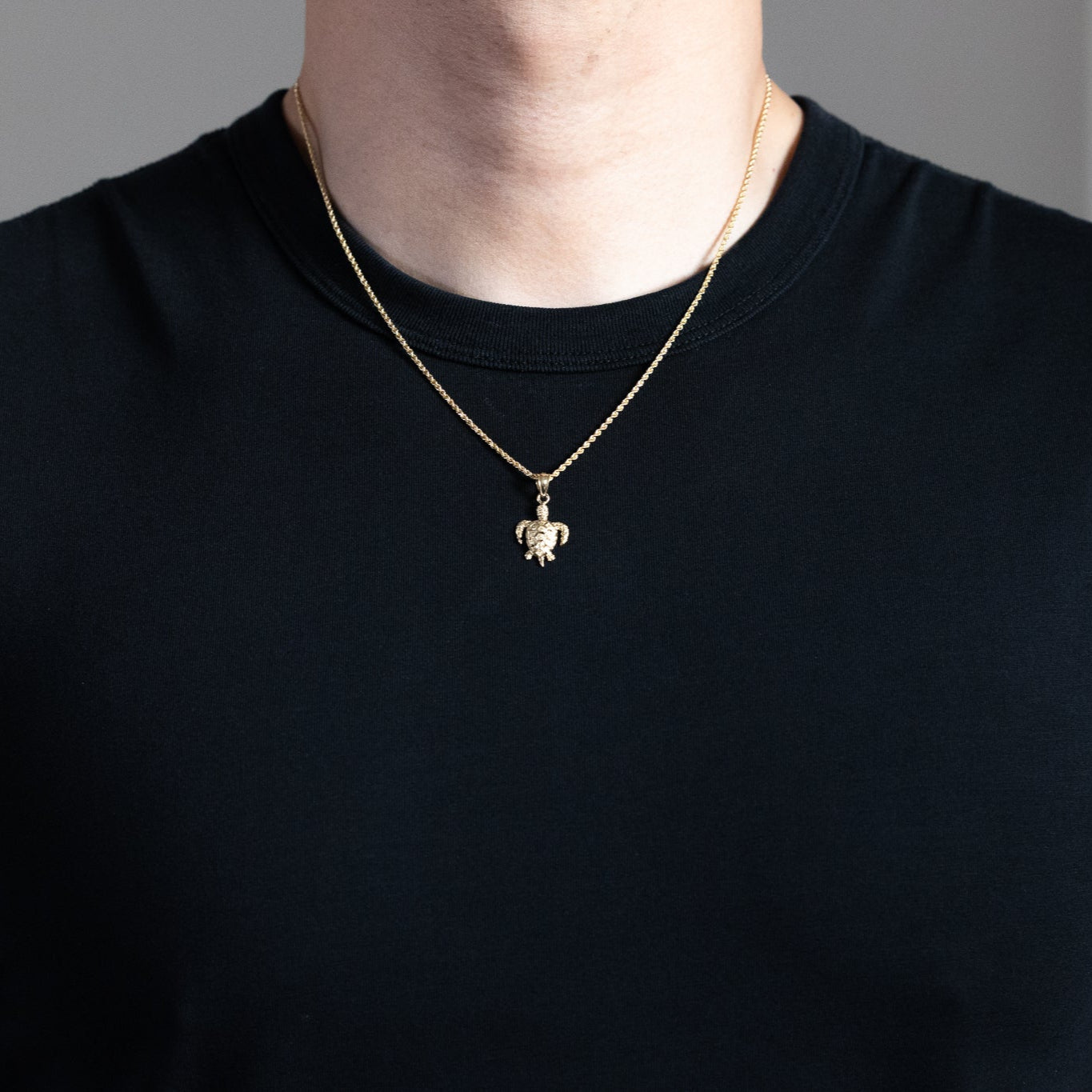 Gold Detailed Small Sea Turtle Pendant - Charlie & Co. Jewelry