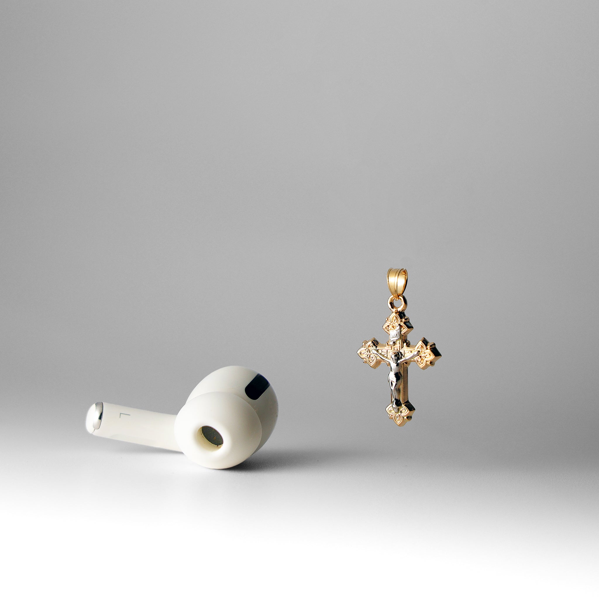 Gold Crucifix Cross Pendant - Model 0873 - Charlie & Co. Jewelry