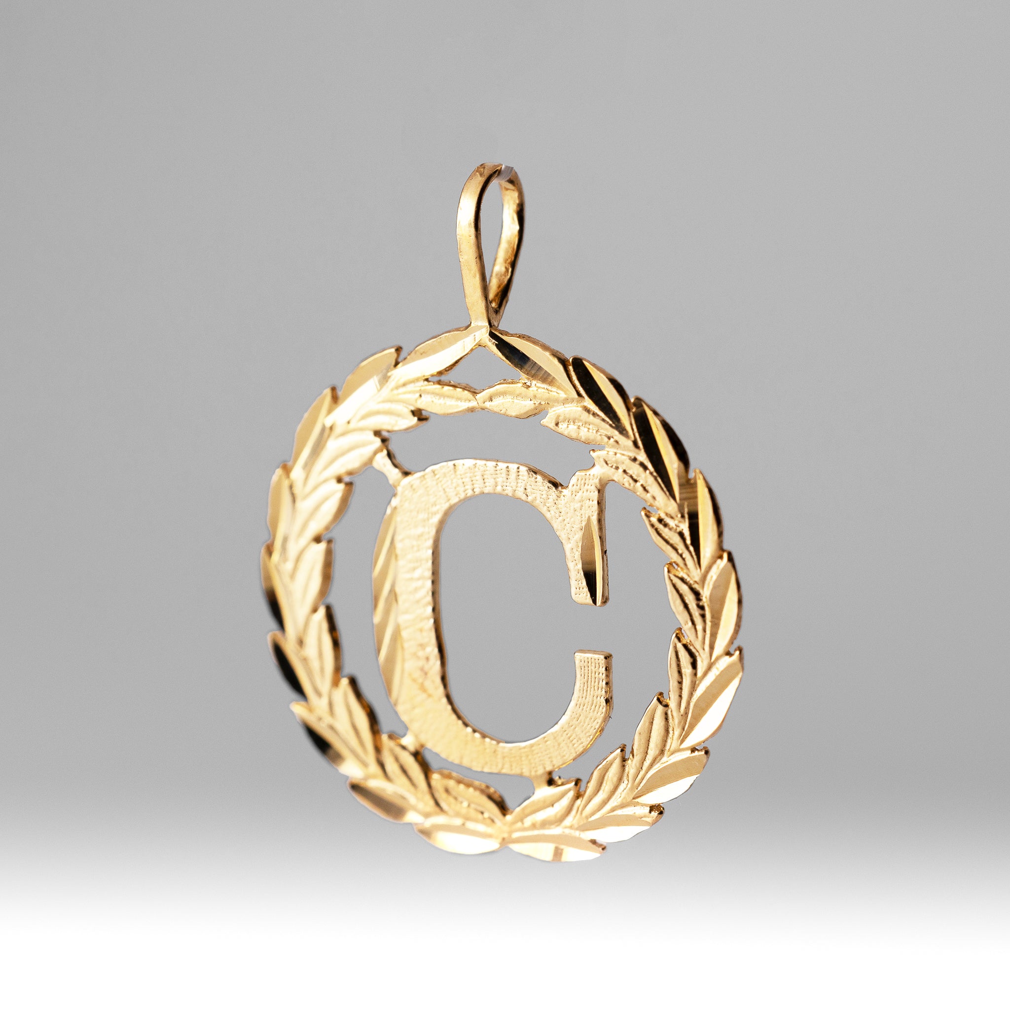 14K Gold Wreath C Initial Pendant | A-Z Pendants - Charlie & Co. Jewelry