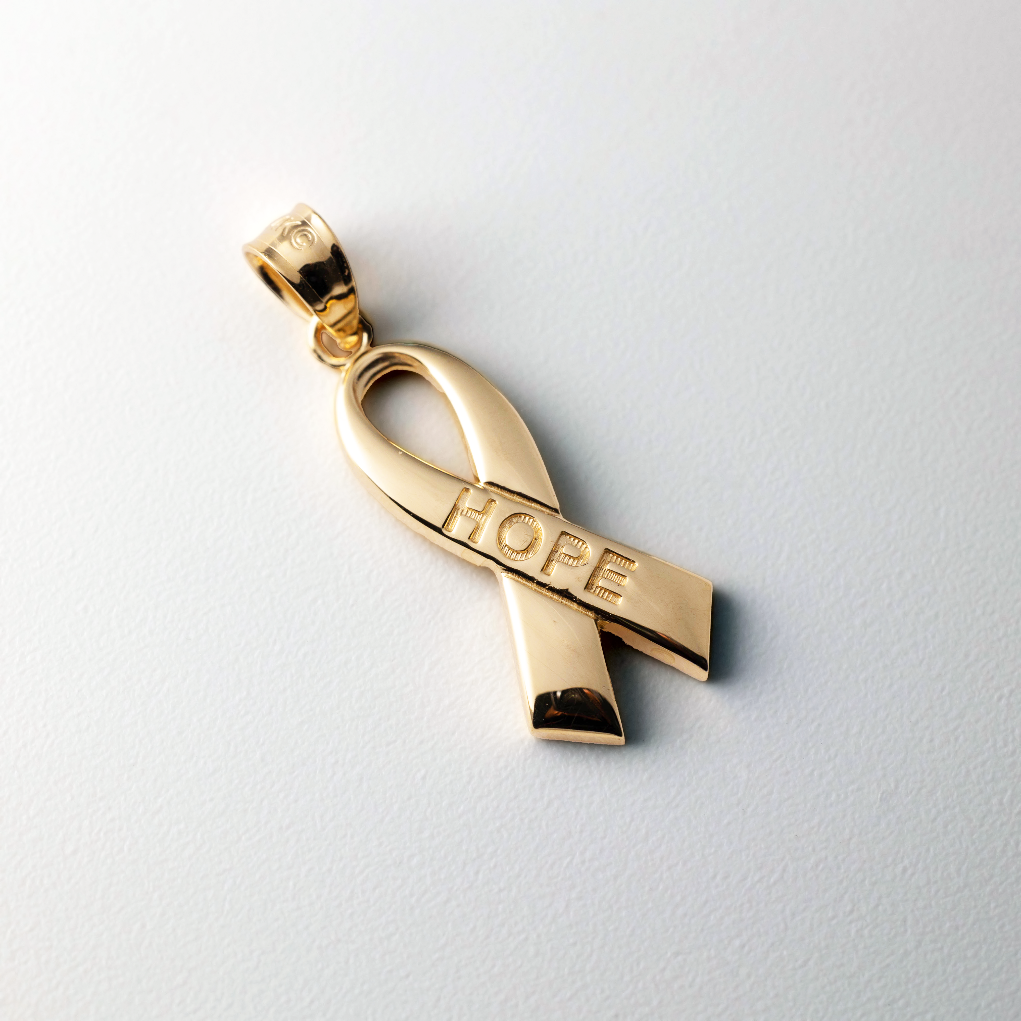 14K Gold Polished 'HOPE' Ribbon Pendant