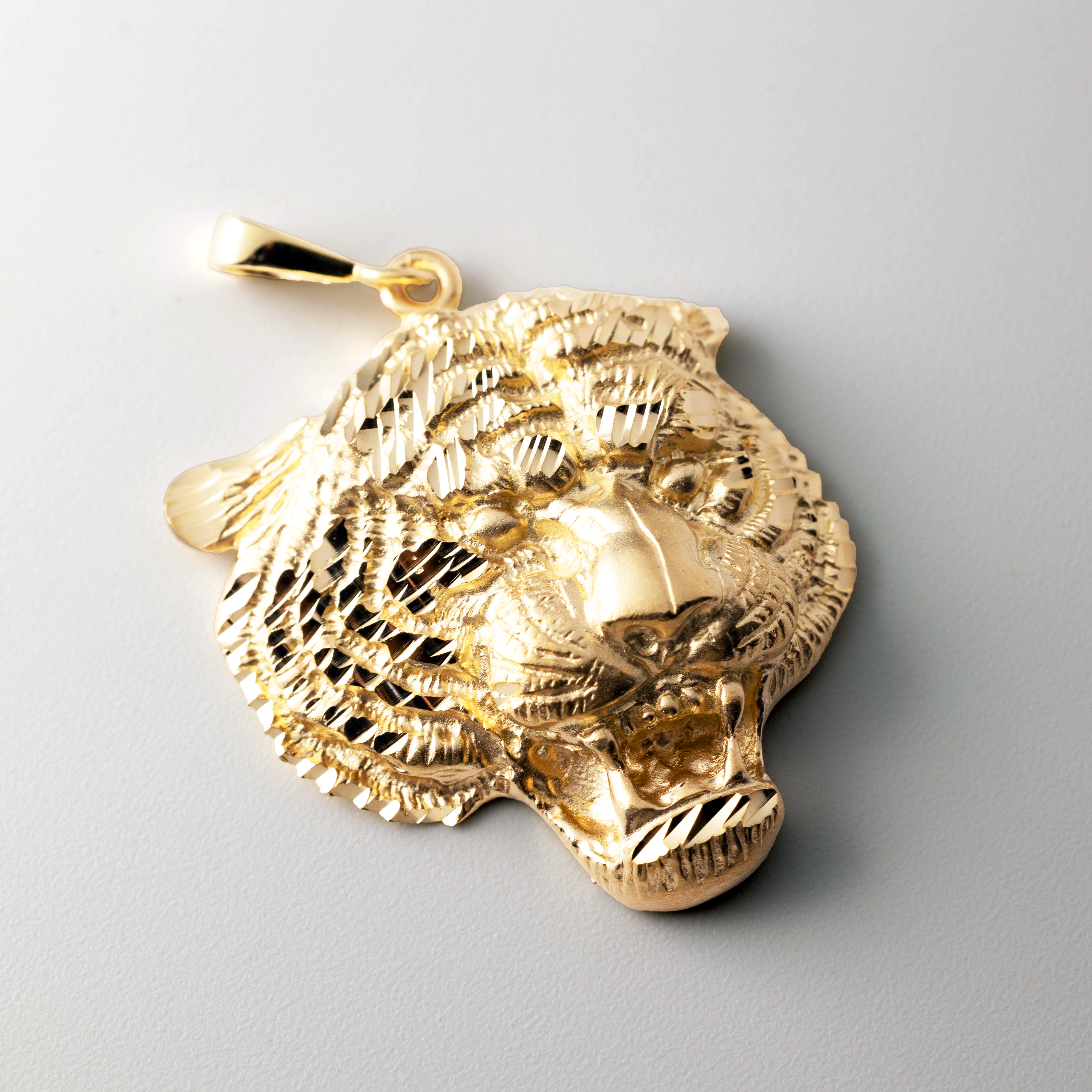 14K Gold Diamond-cut Extra Large Tiger Head Pendant - Model C1158