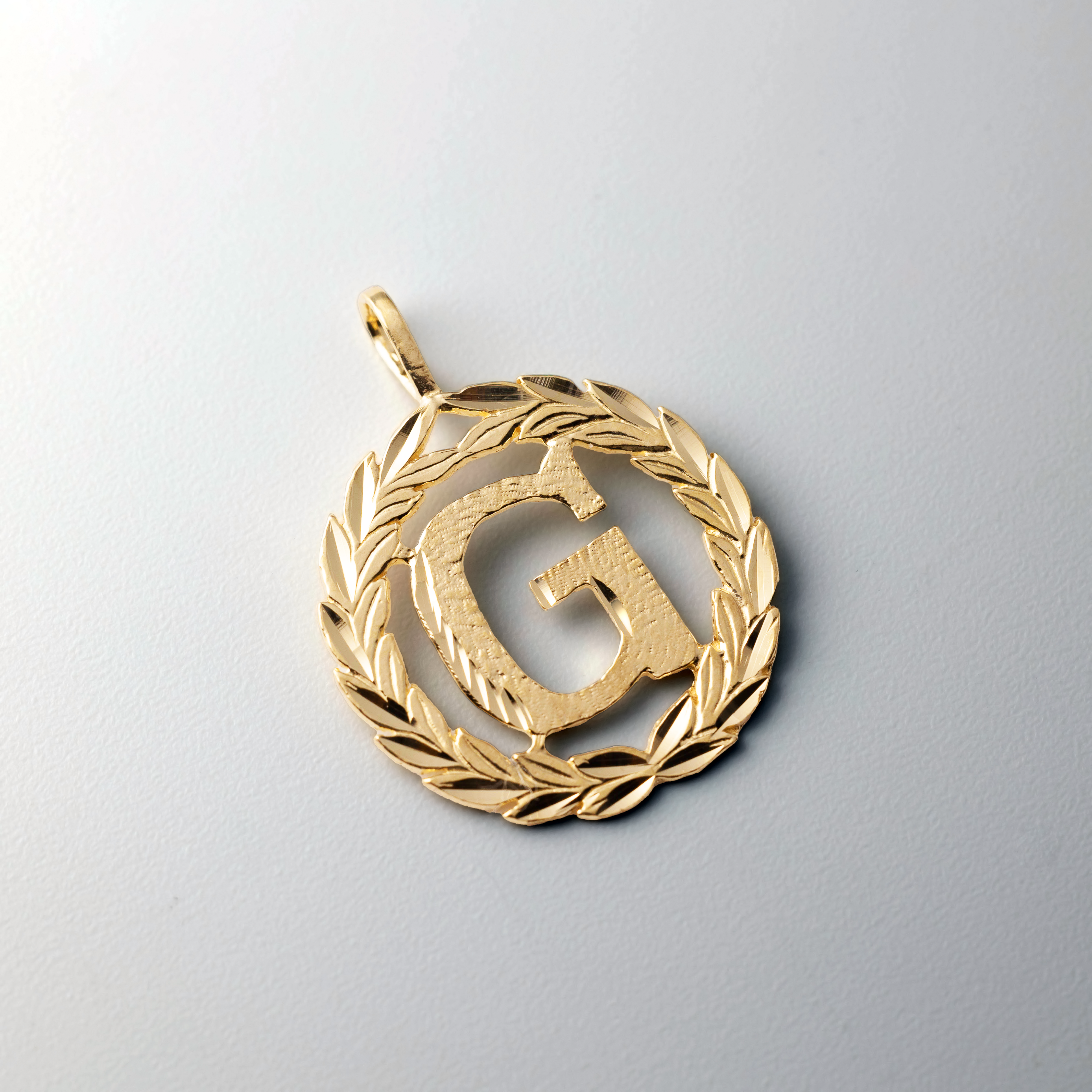 14K Gold Wreath G Initial Pendant | A-Z Pendants