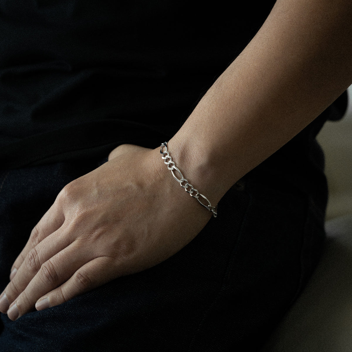14k 6mm White Gold Concave Figaro 8 Inch Bracelet - Model CH-0341