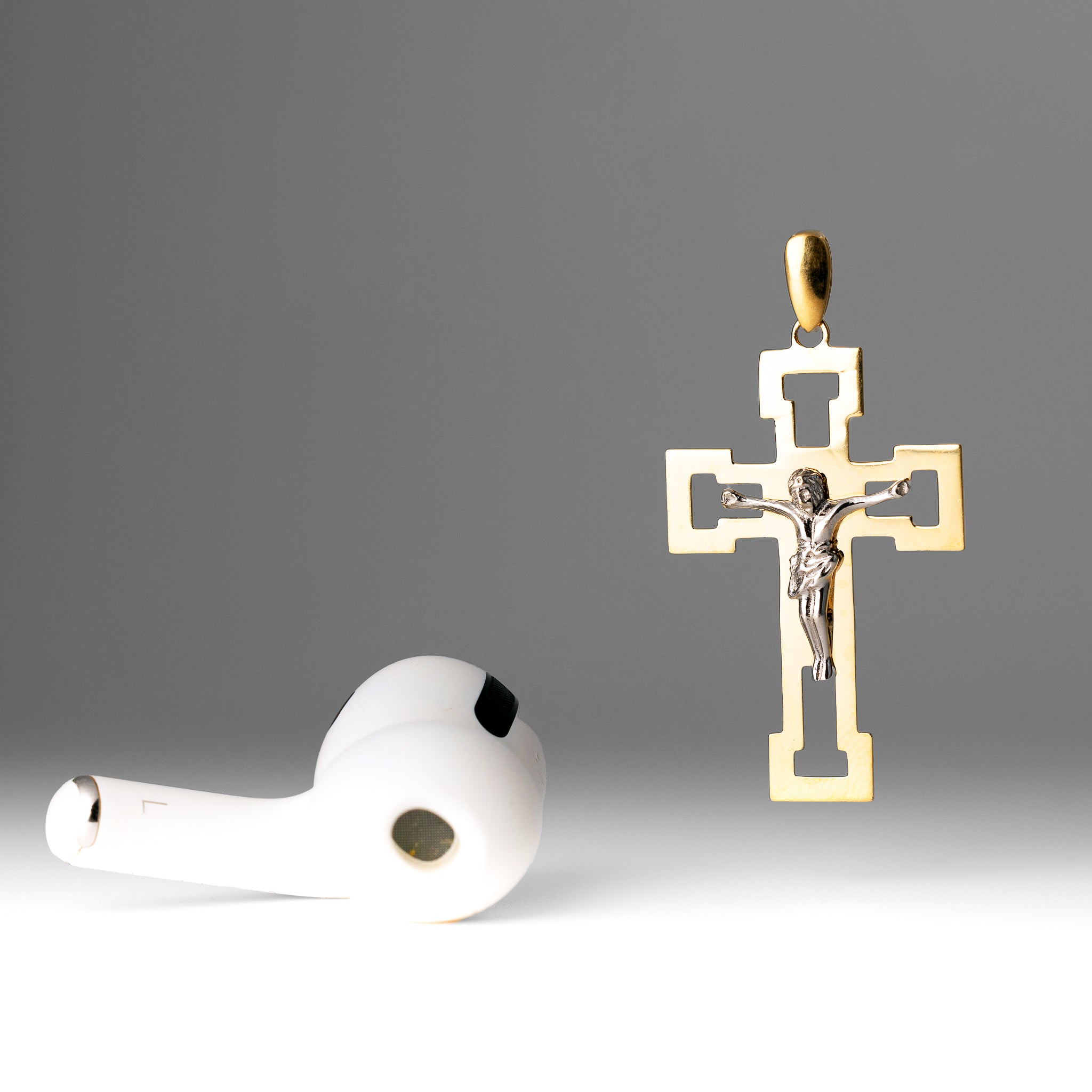 Gold Modern Cutout Religious Cross Pendant Necklace - Model PT0865 - Charlie & Co. Jewelry