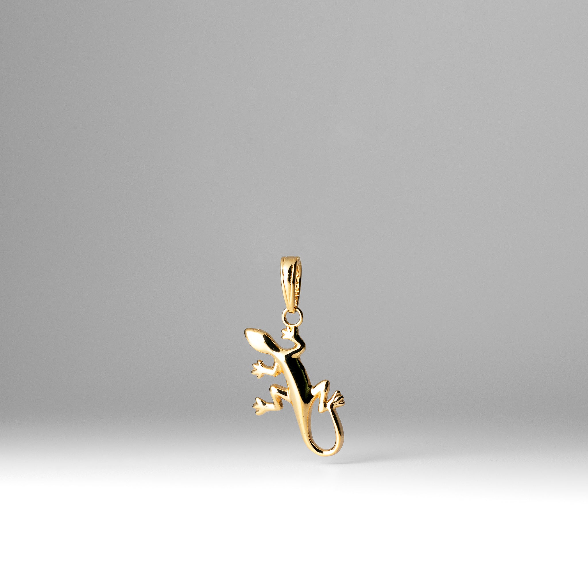 Gold Polished Gecko Lizard Pendant - Charlie & Co. Jewelry