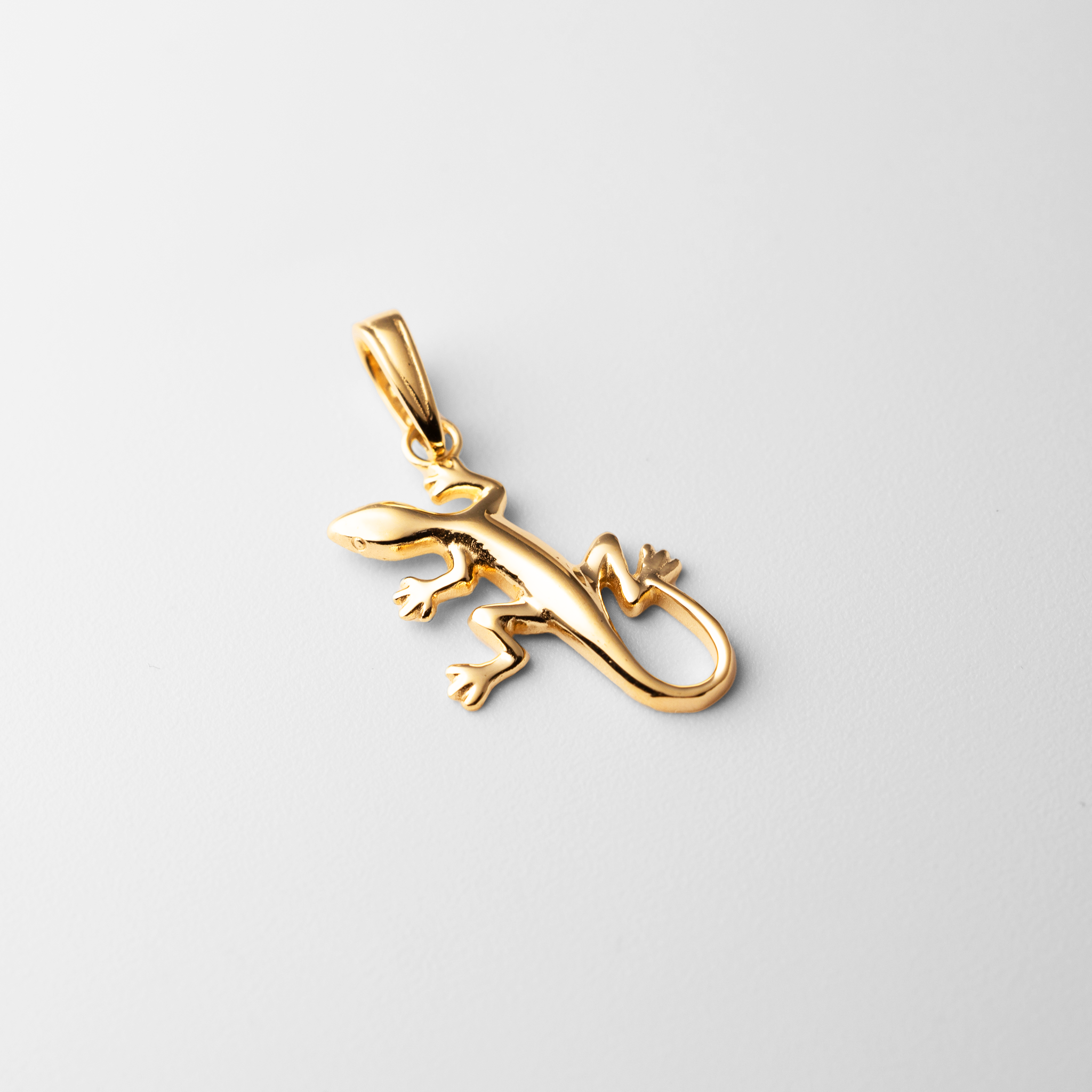 Gold Polished Gecko Lizard Pendant - Charlie & Co. Jewelry