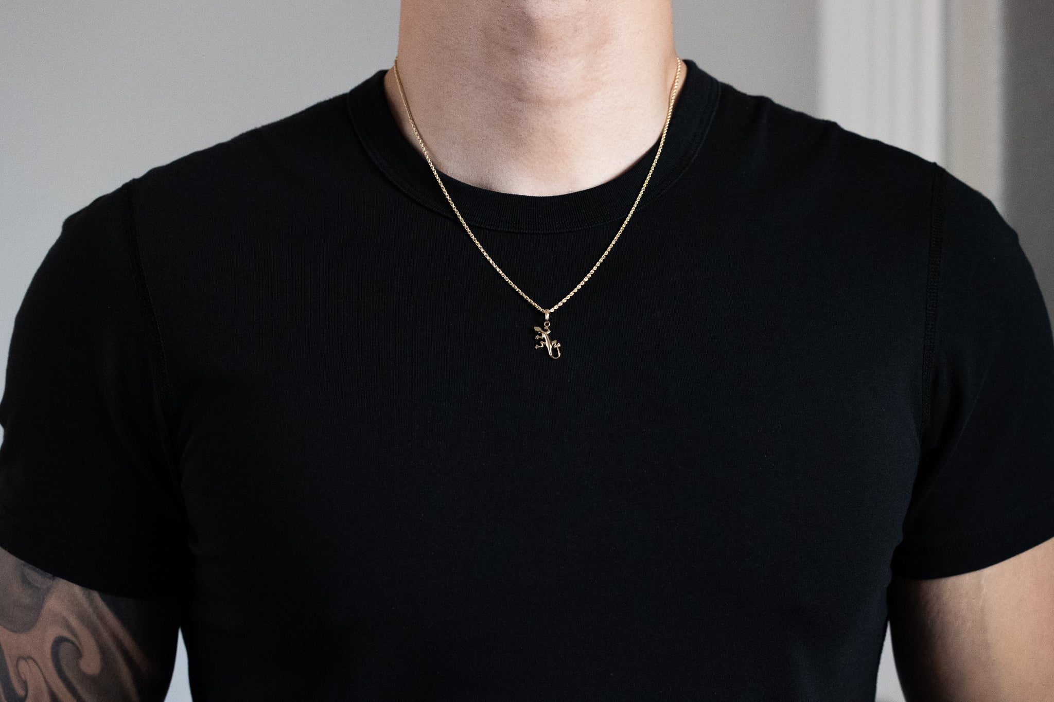 Gold Polished Gecko Lizard Pendant - Charlie & Co. Jewelry