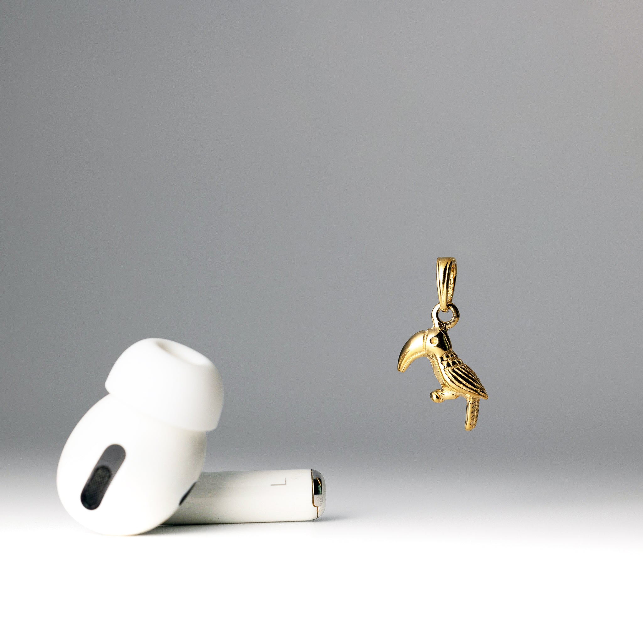 Gold 3D Textured/Polished Toucan Bird Pendant - Charlie & Co. Jewelry