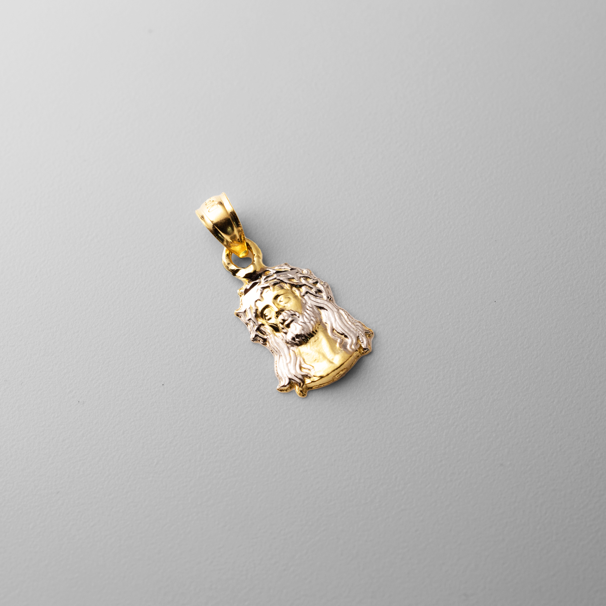 Gold Dainty Jesus Head Pendant - Charlie & Co. Jewelry