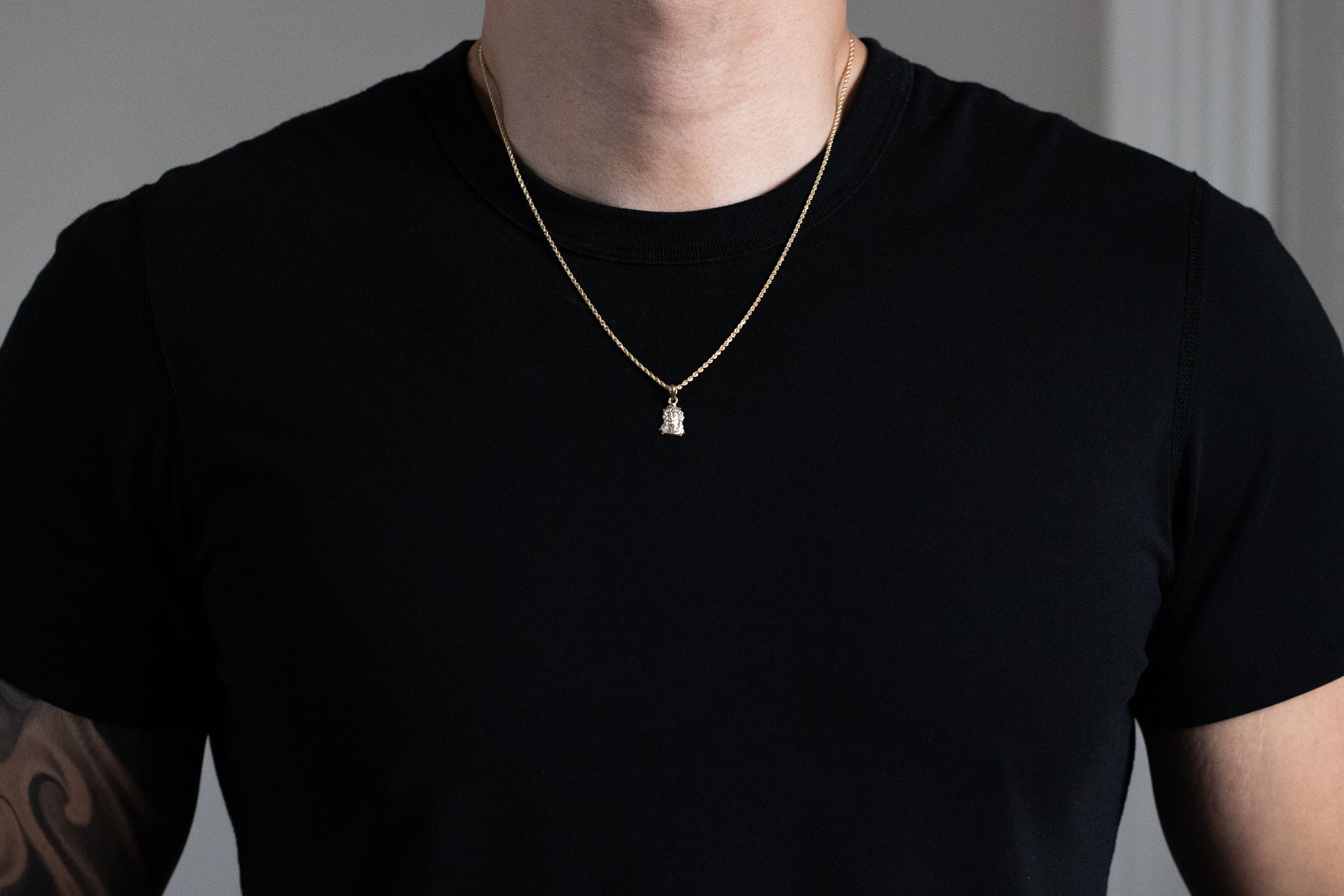 Gold Dainty Jesus Head Pendant - Charlie & Co. Jewelry