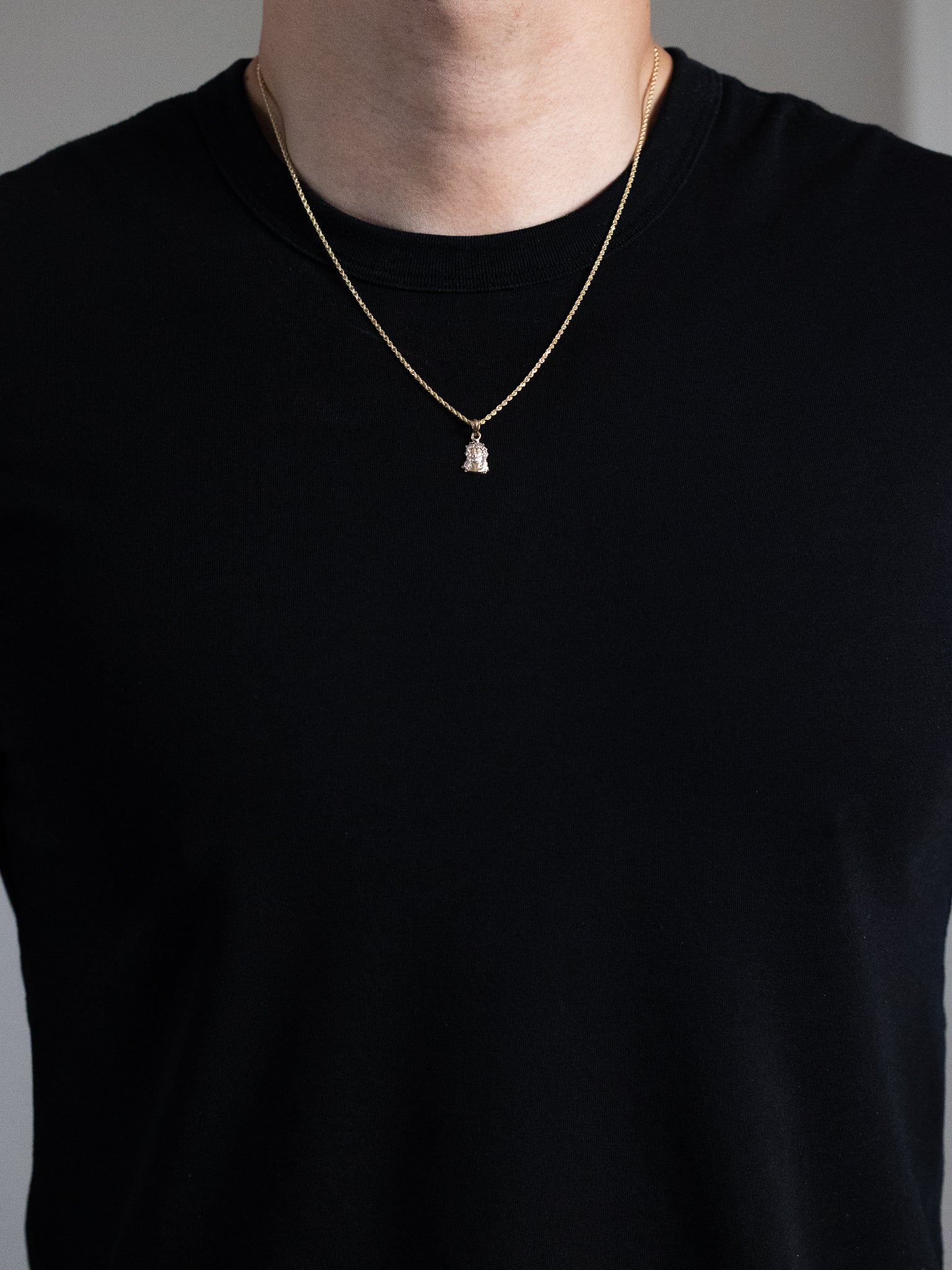 Gold Dainty Jesus Head Pendant - Charlie & Co. Jewelry