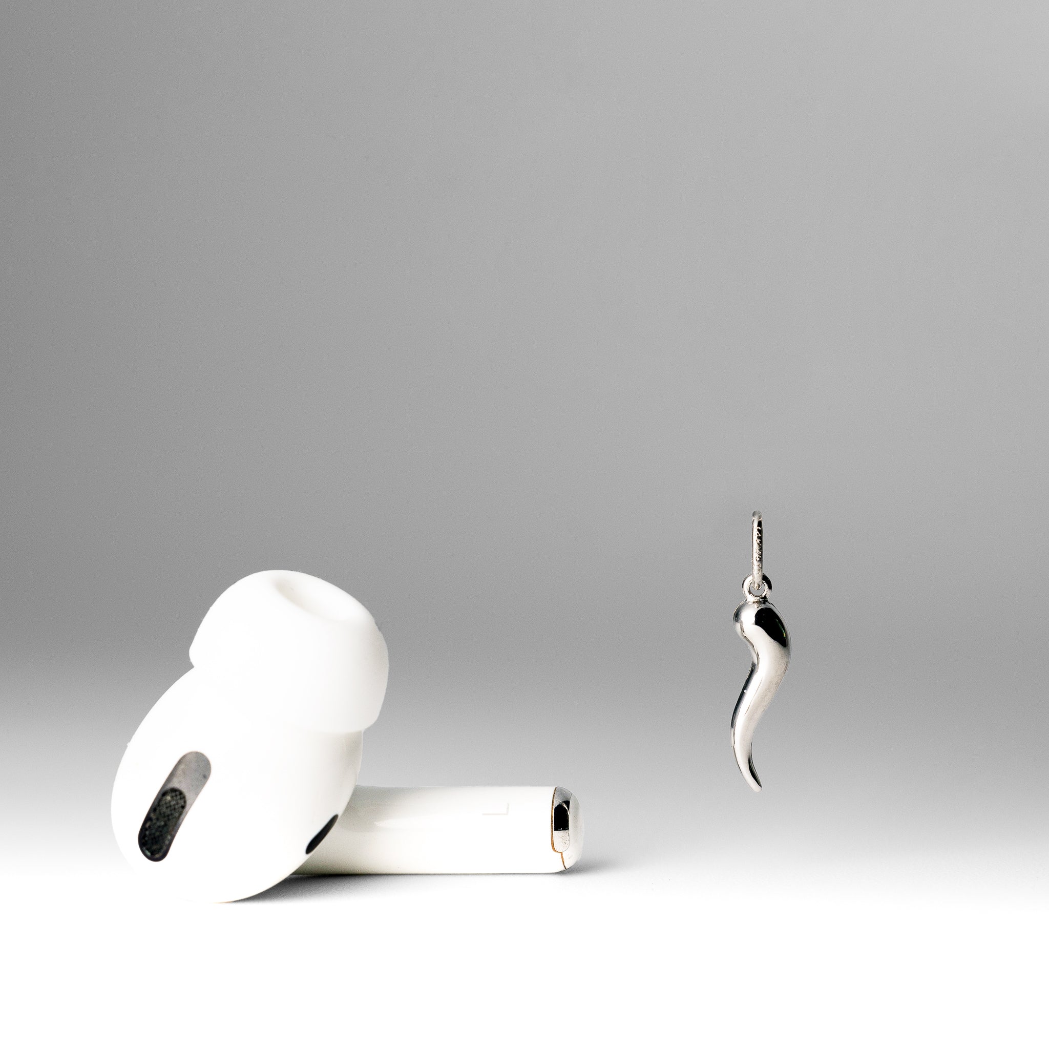 White Gold Small 3D Italian Horn Charm - Model K6387 - Charlie & Co. Jewelry