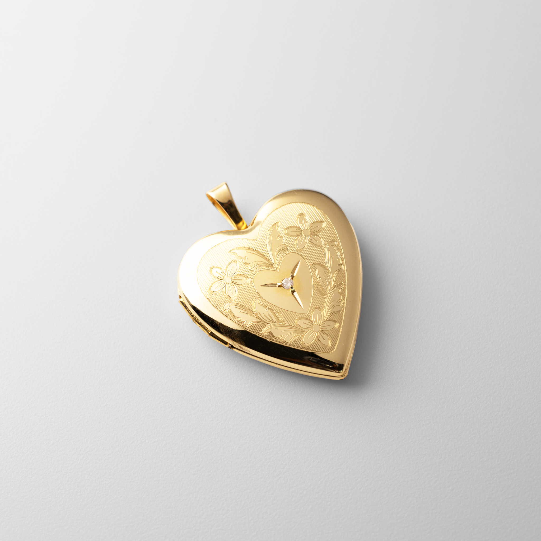 Gold 20mm Polished Floral Design Diamond Heart Locket Pendant - Model XL848 - Charlie & Co. Jewelry