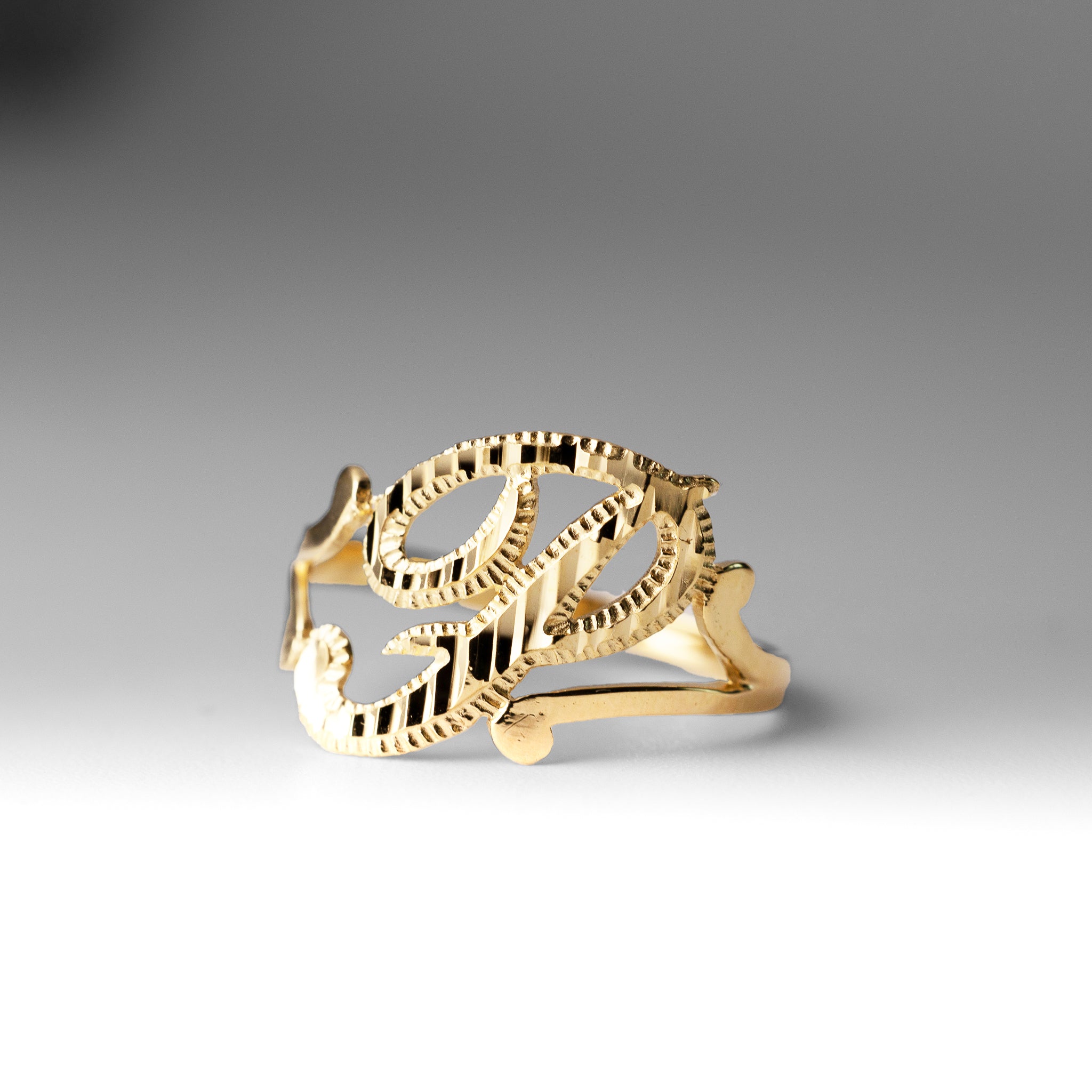 Gold Cursive Initial "P" Ring - Charlie & Co. Jewelry