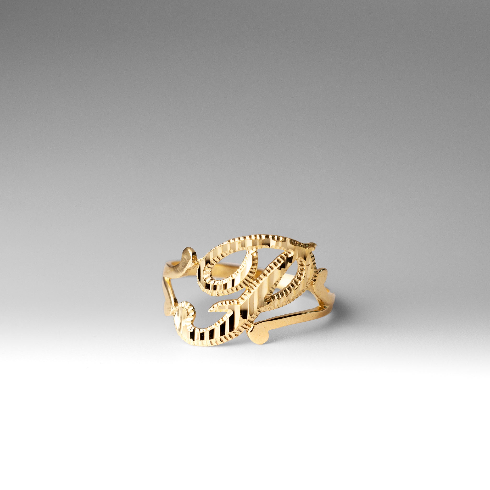 Gold Cursive Initial "P" Ring - Charlie & Co. Jewelry