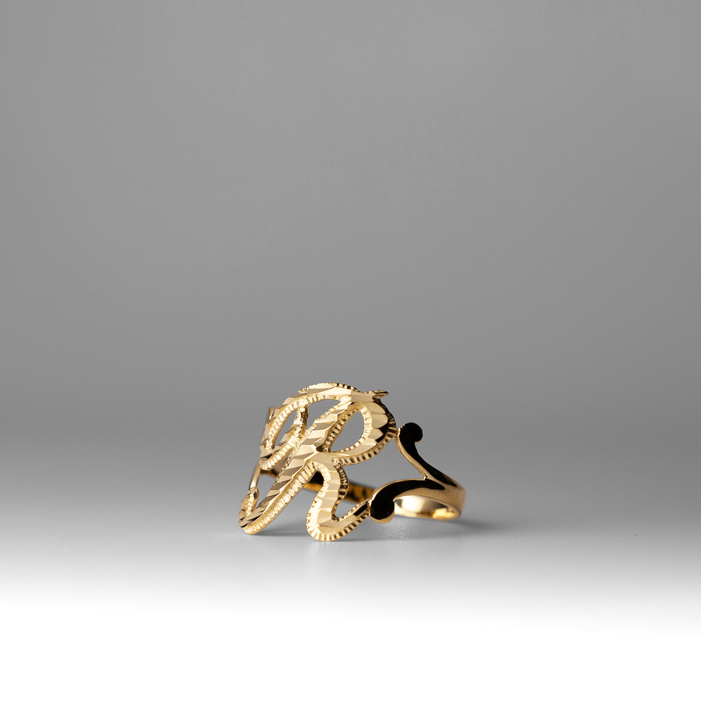 Gold Cursive Initial "R" Ring - Charlie & Co. Jewelry