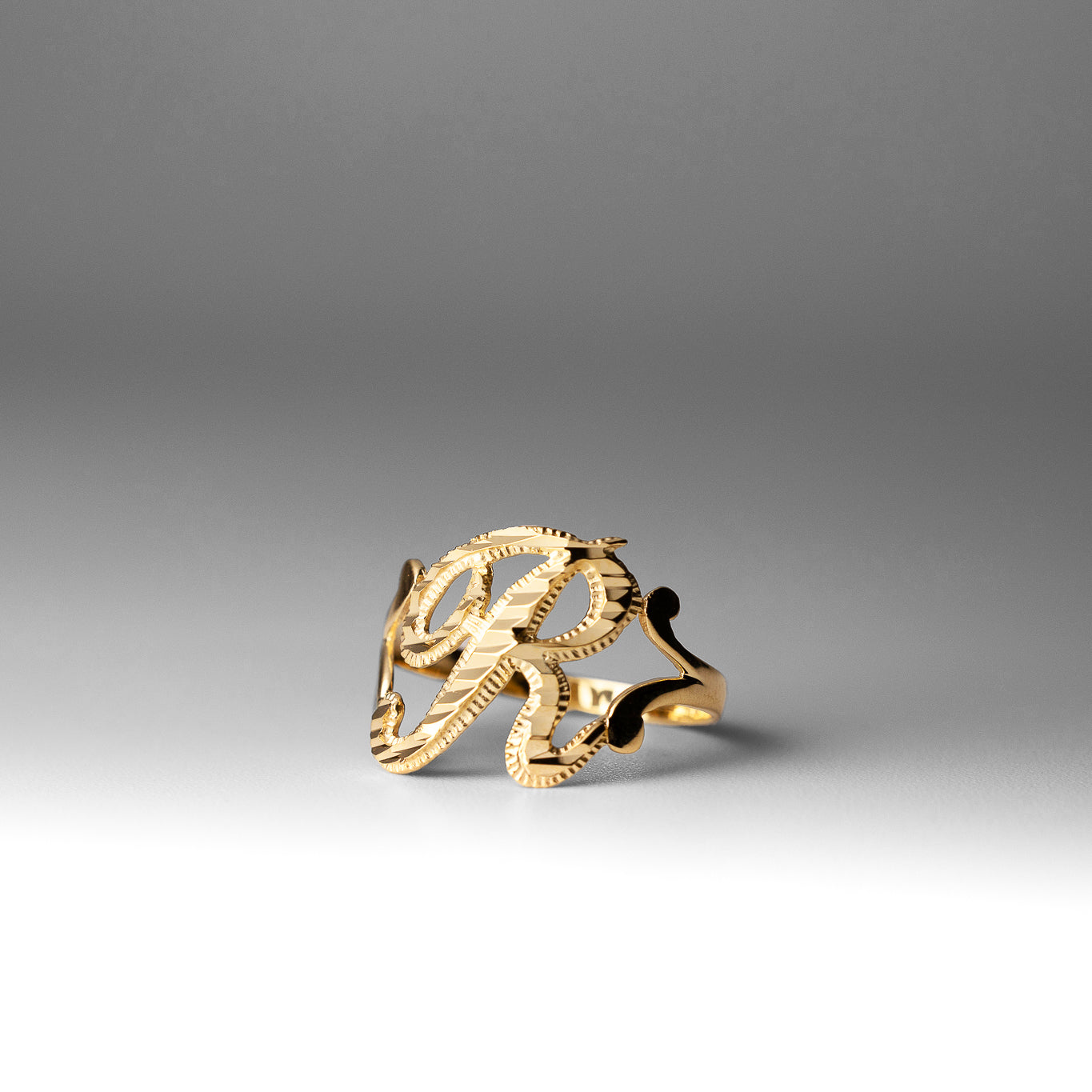 Gold Cursive Initial "R" Ring - Charlie & Co. Jewelry