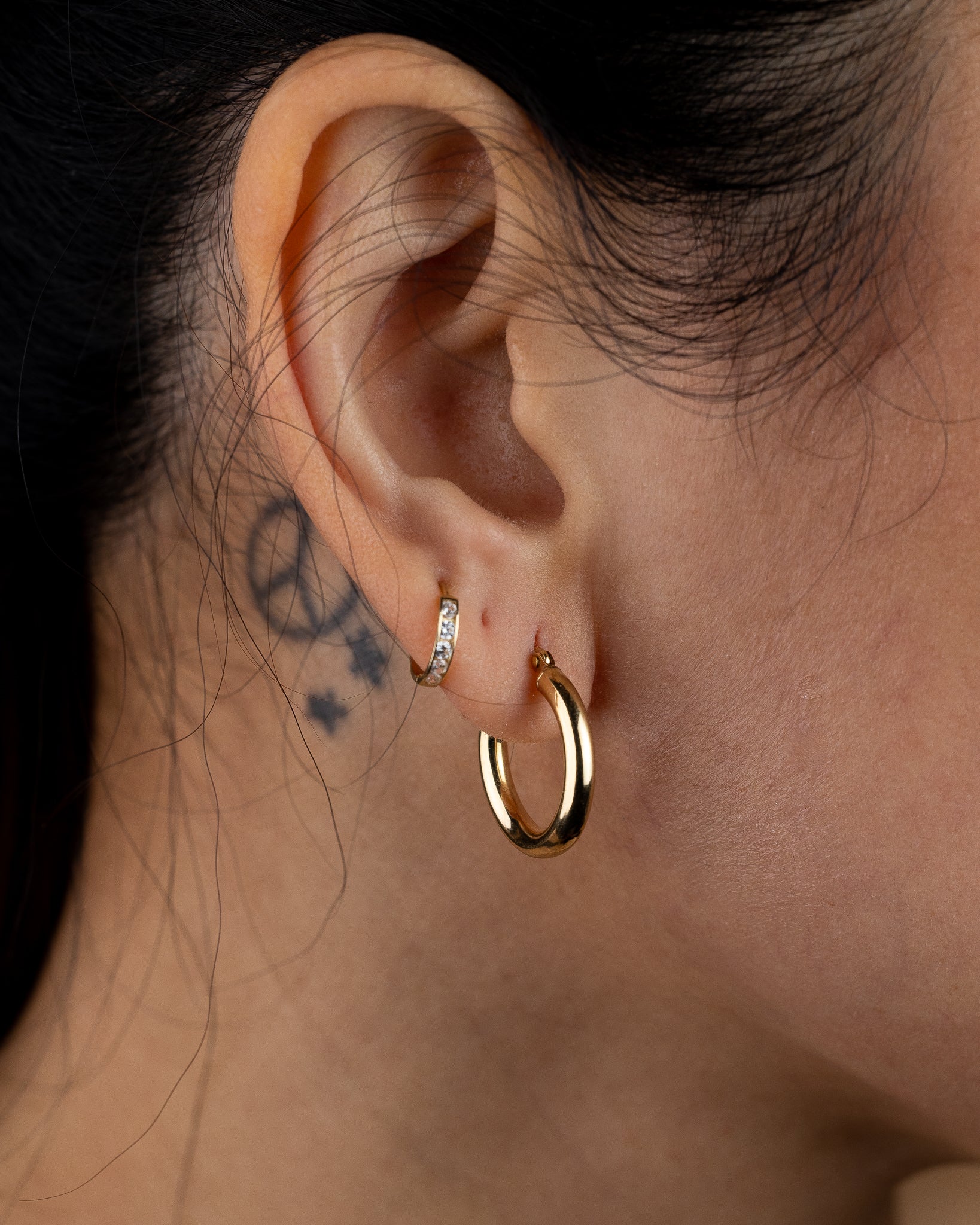 Gold 3mm Classic Plain Hoop Earrings (20mm) - Model 1029 - Charlie & Co. Jewelry