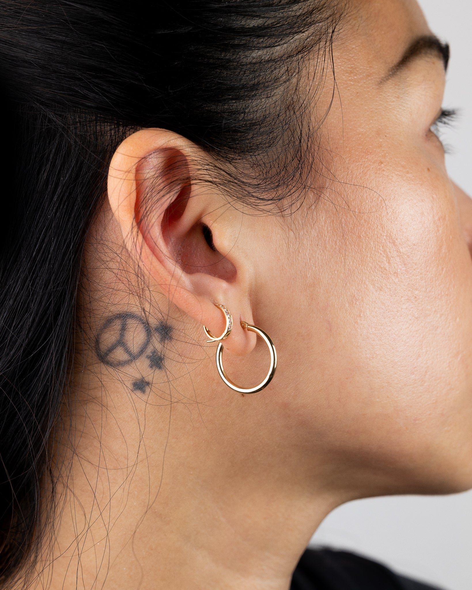 Gold 2mm Classic Plain Hoop Earrings (20mm) - Model 140 - Charlie & Co. Jewelry