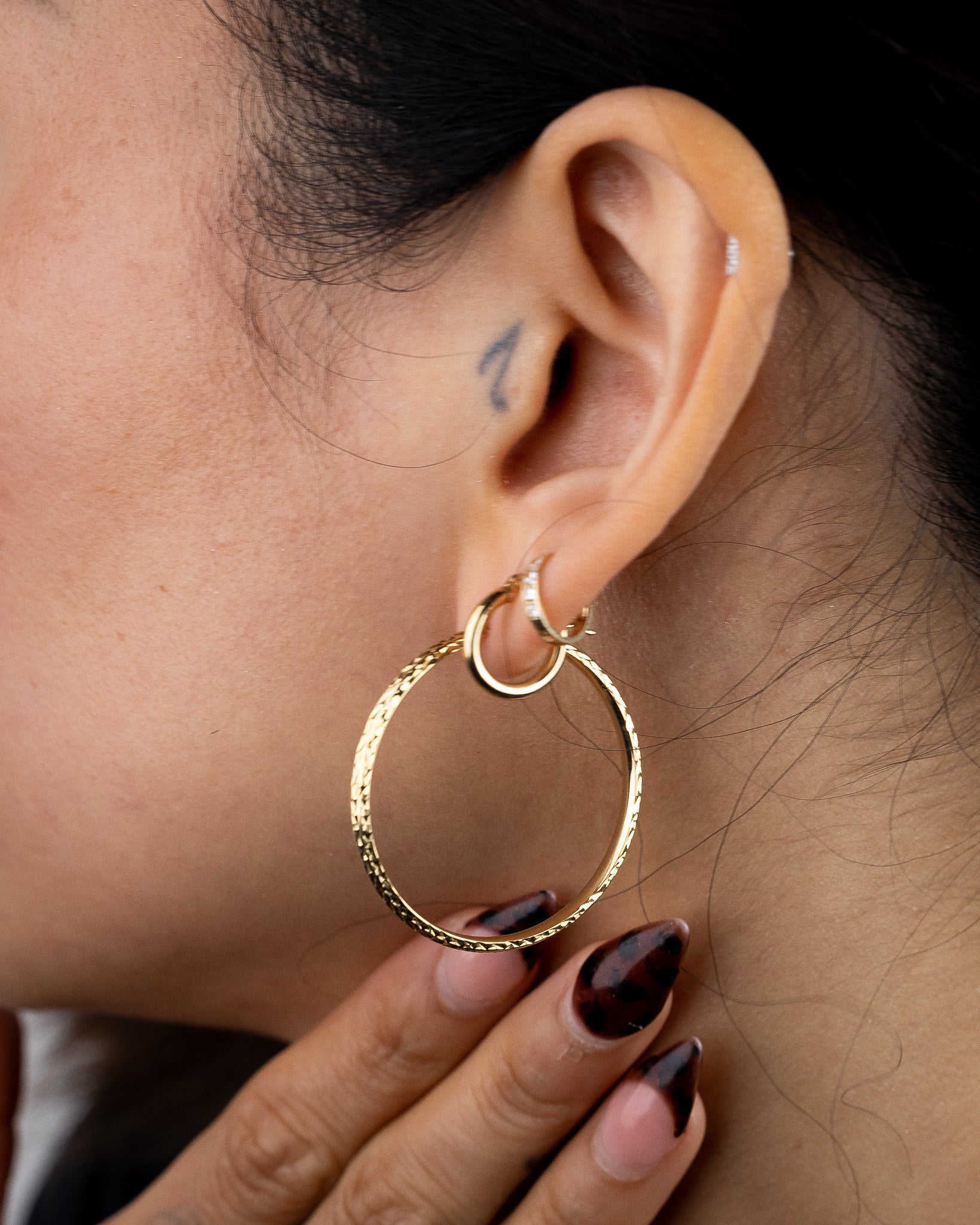 Gold Diamond Cut Hoop Earrings 35 MM Wide - Model 71 - Charlie & Co. Jewelry