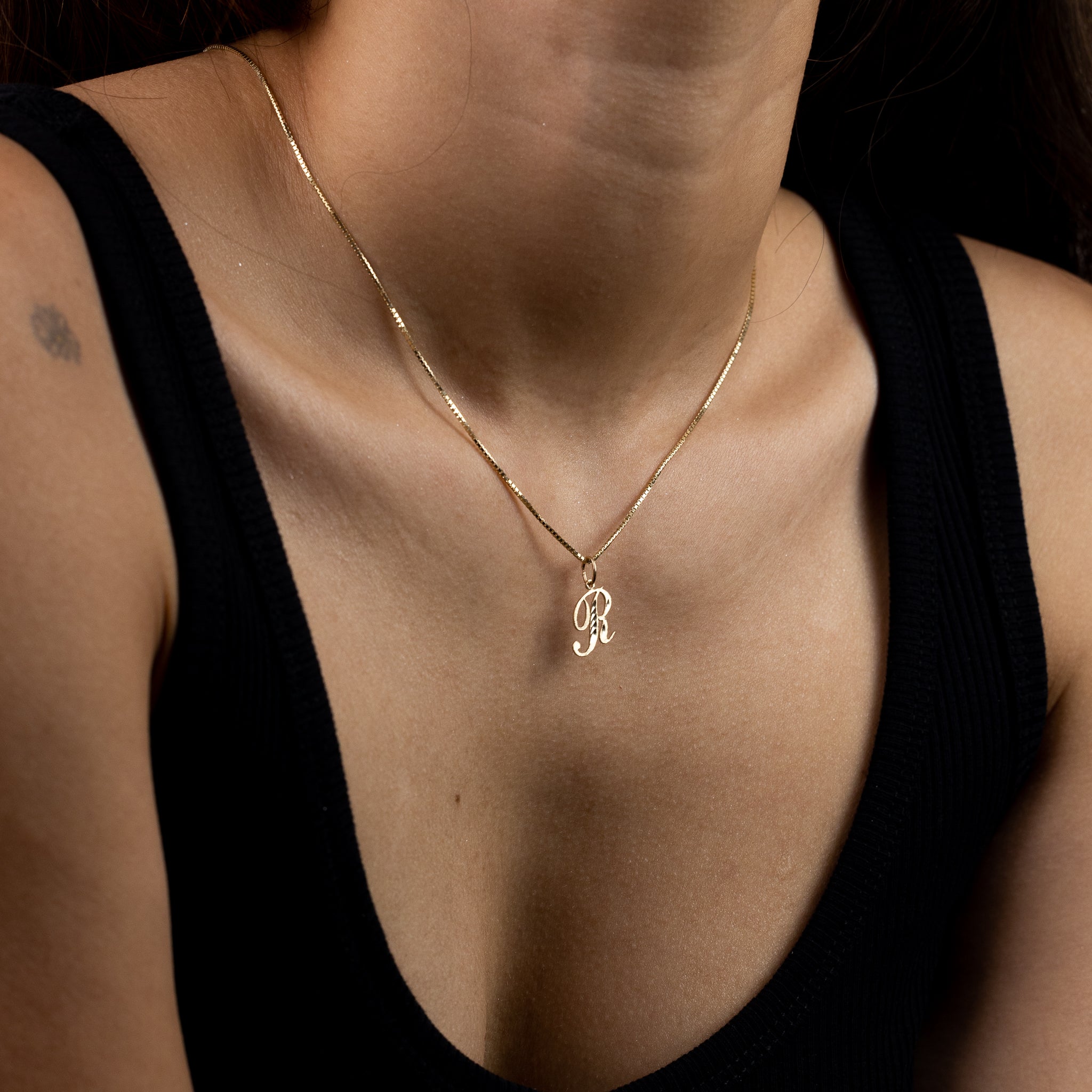 Gold Cursive Letter R Pendant | A-Z Pendants - Charlie & Co. Jewelry