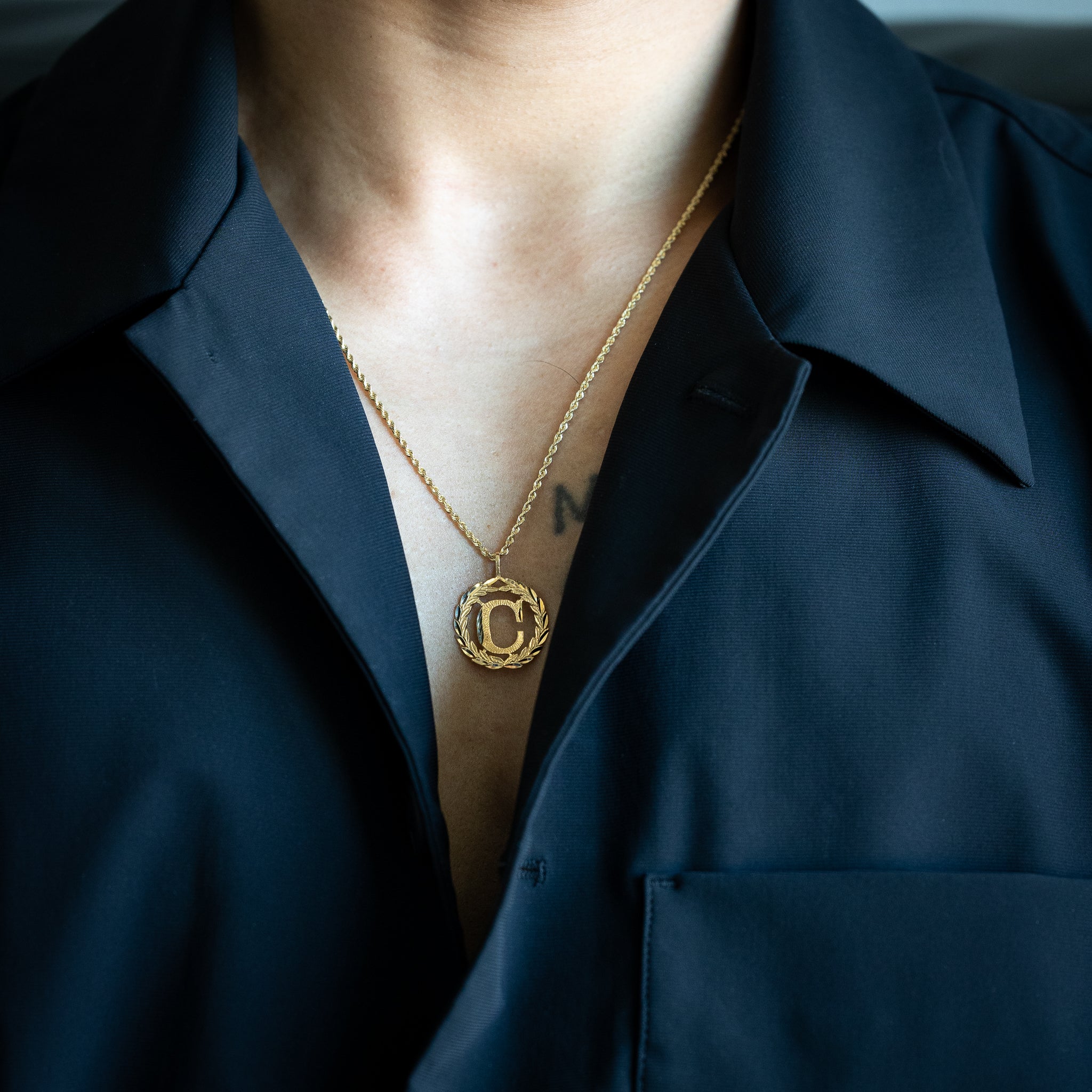 14K Gold Wreath C Initial Pendant | A-Z Pendants - Charlie & Co. Jewelry