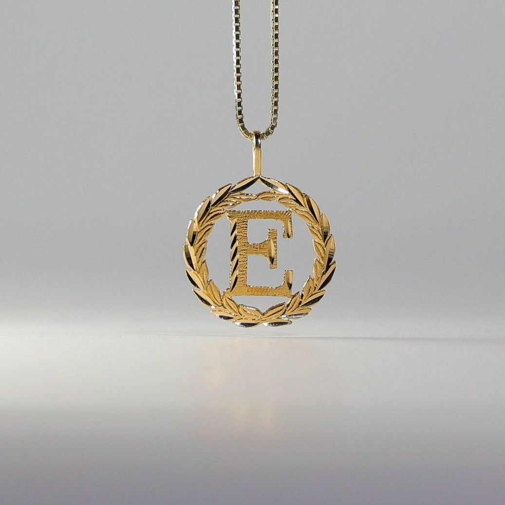 Gold Wreath E Initial Pendant | A-Z Pendants - Charlie & Co. Jewelry