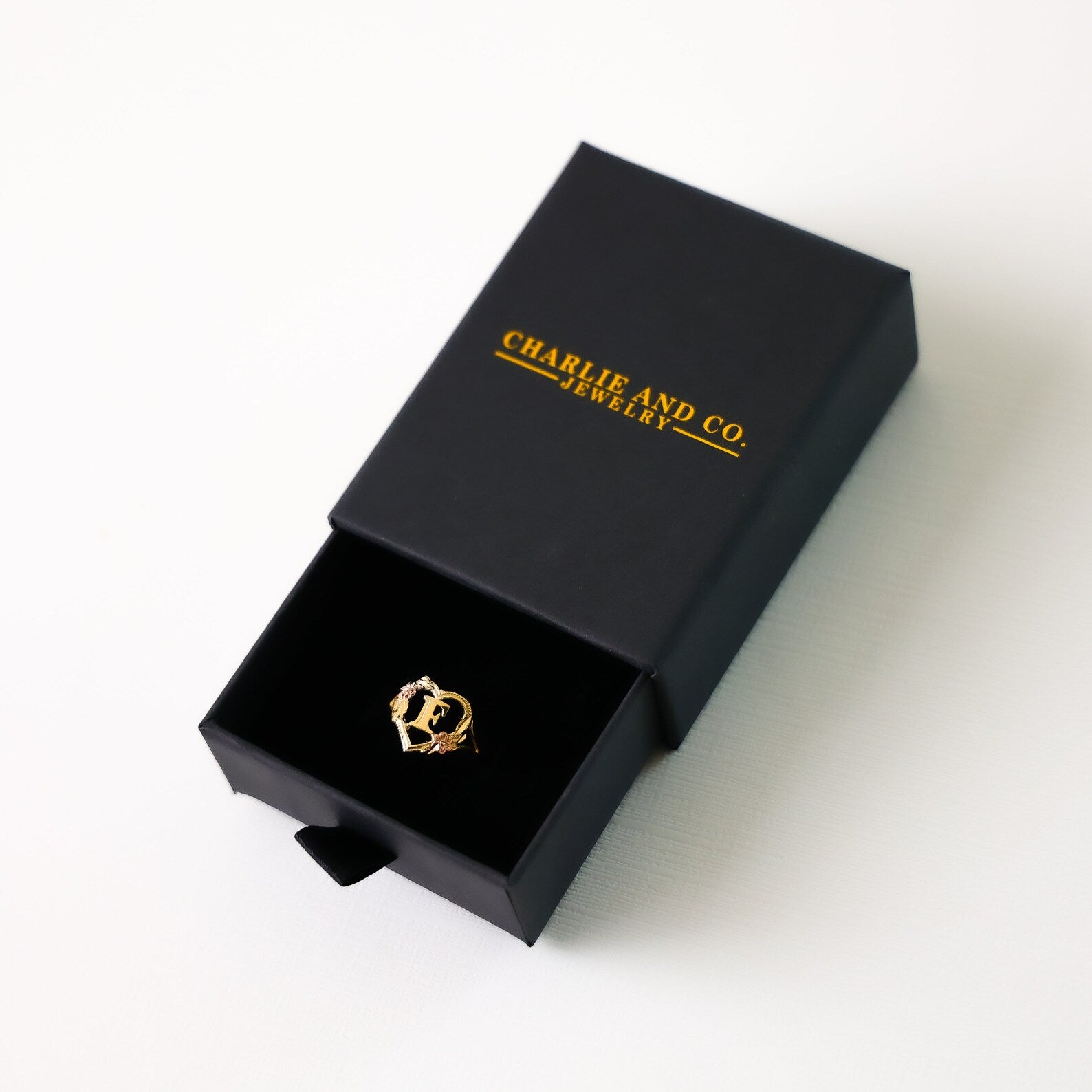 14K Gold Heart & Rose Initial "F" Ring - Charlie & Co. Jewelry