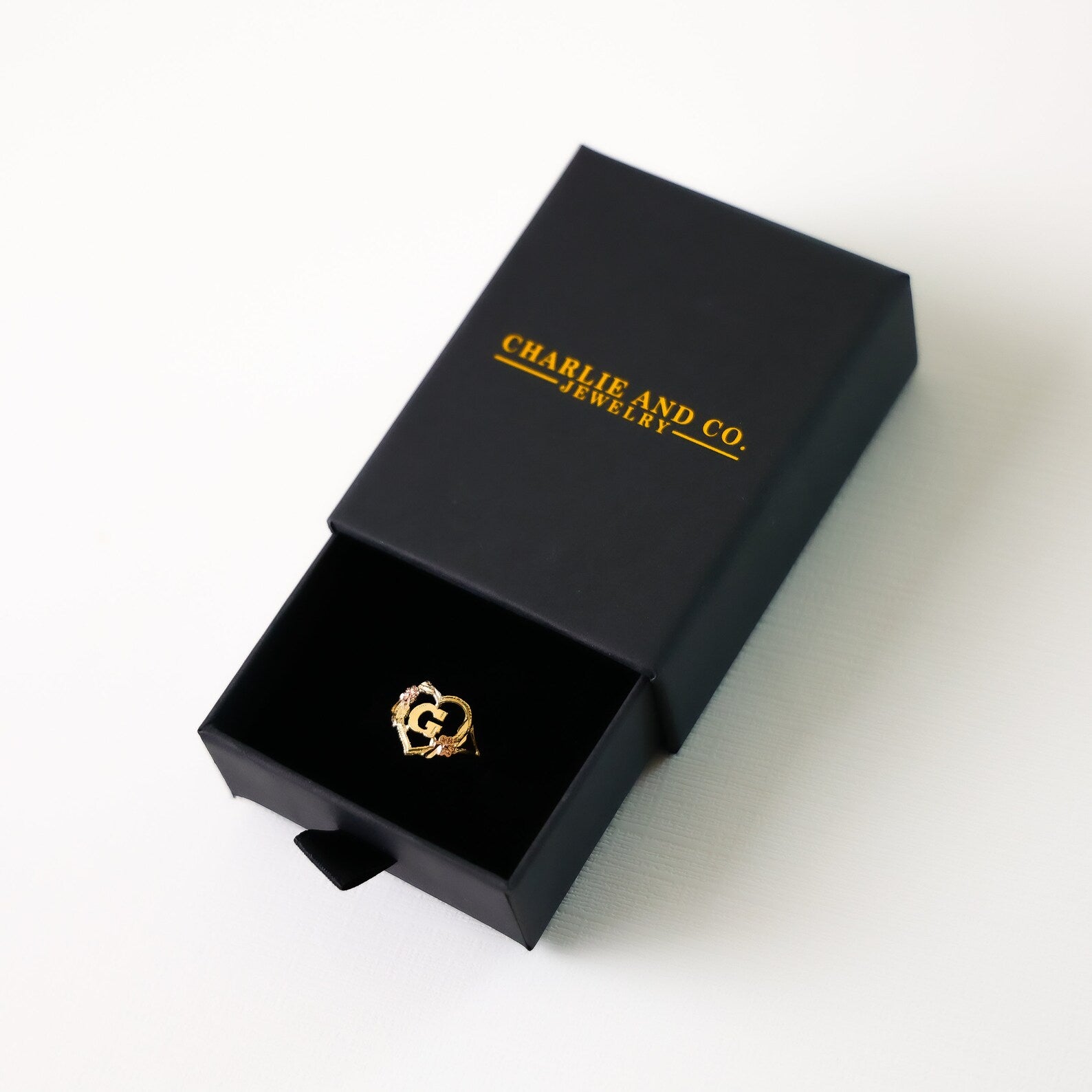 14K Gold Heart & Rose Initial "G" Ring - Charlie & Co. Jewelry