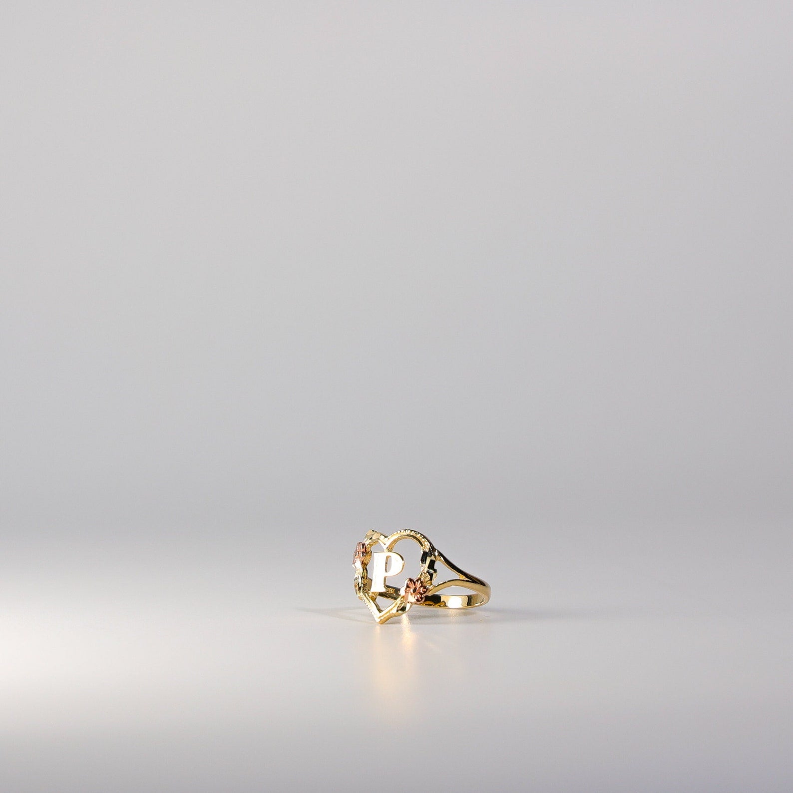 14K Gold Heart & Rose Initial "P" Ring - Charlie & Co. Jewelry
