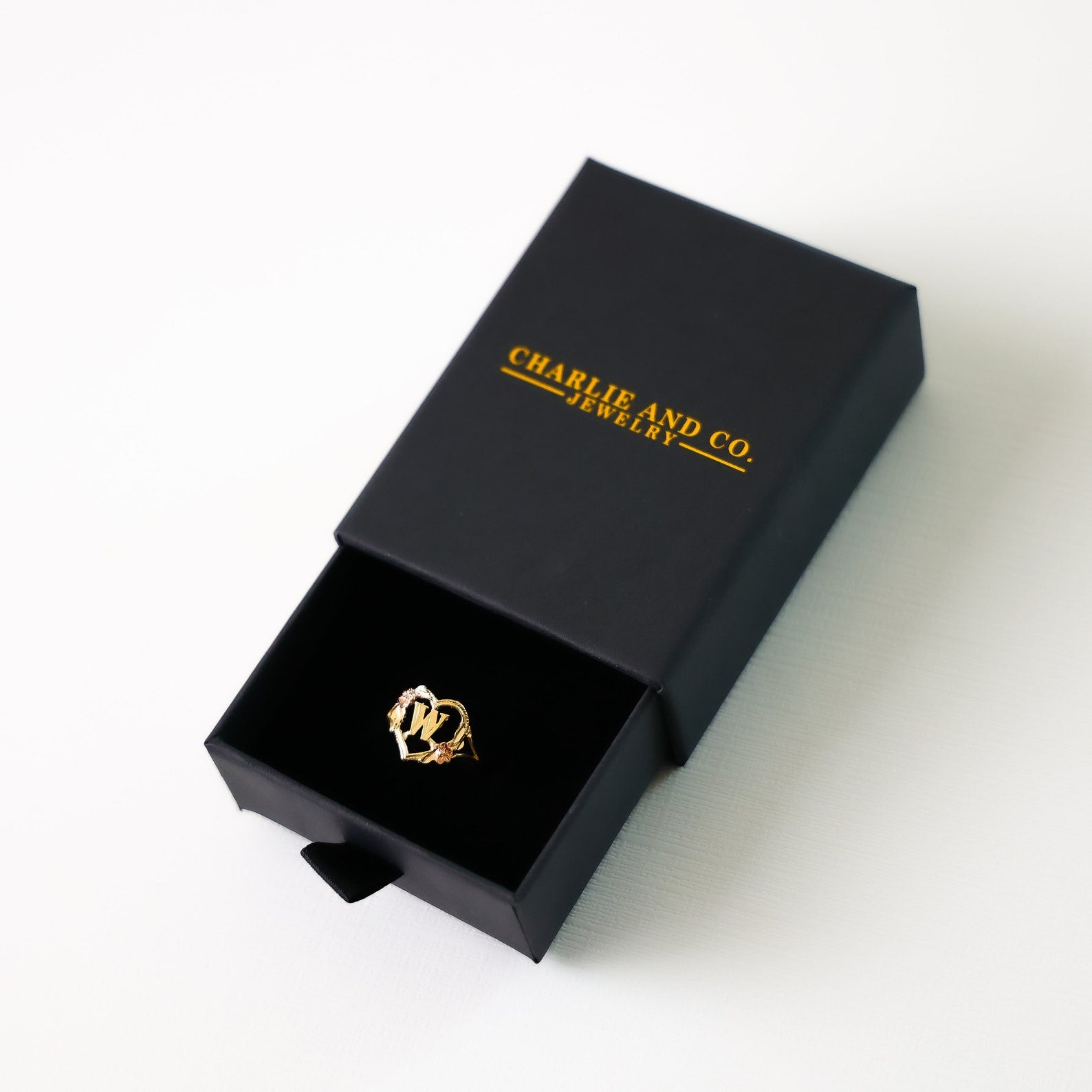 14K Gold Heart & Rose Initial "W" Ring - Charlie & Co. Jewelry