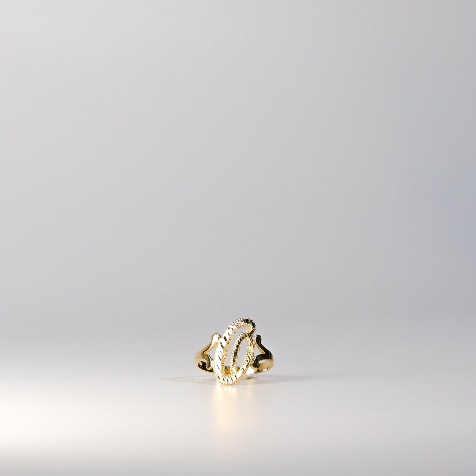 14K Gold Cursive Initial "O" Ring - Charlie & Co. Jewelry
