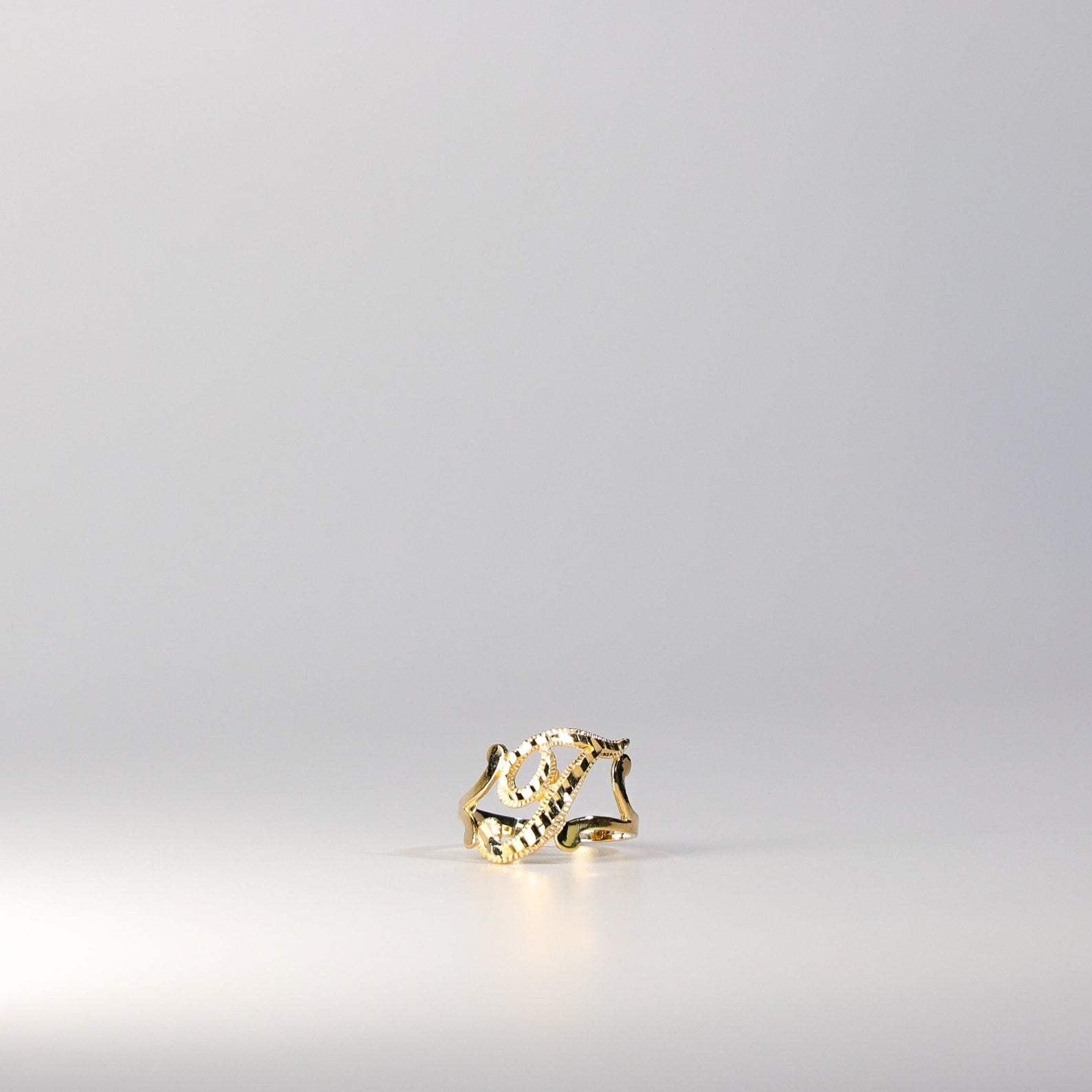 14K Gold Cursive Initial "T" Ring - Charlie & Co. Jewelry