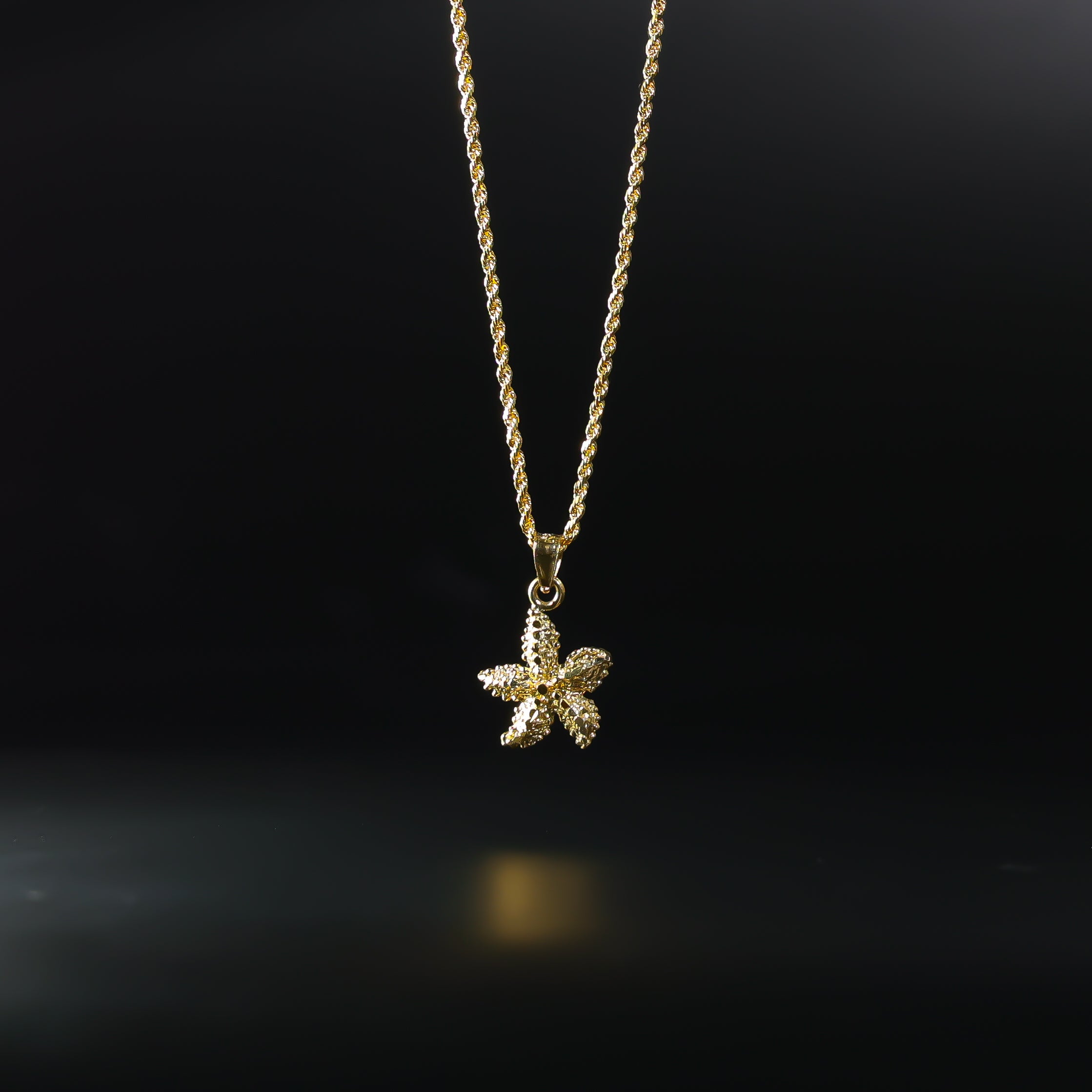 Gold Starfish Pendant Model-1689 - Charlie & Co. Jewelry