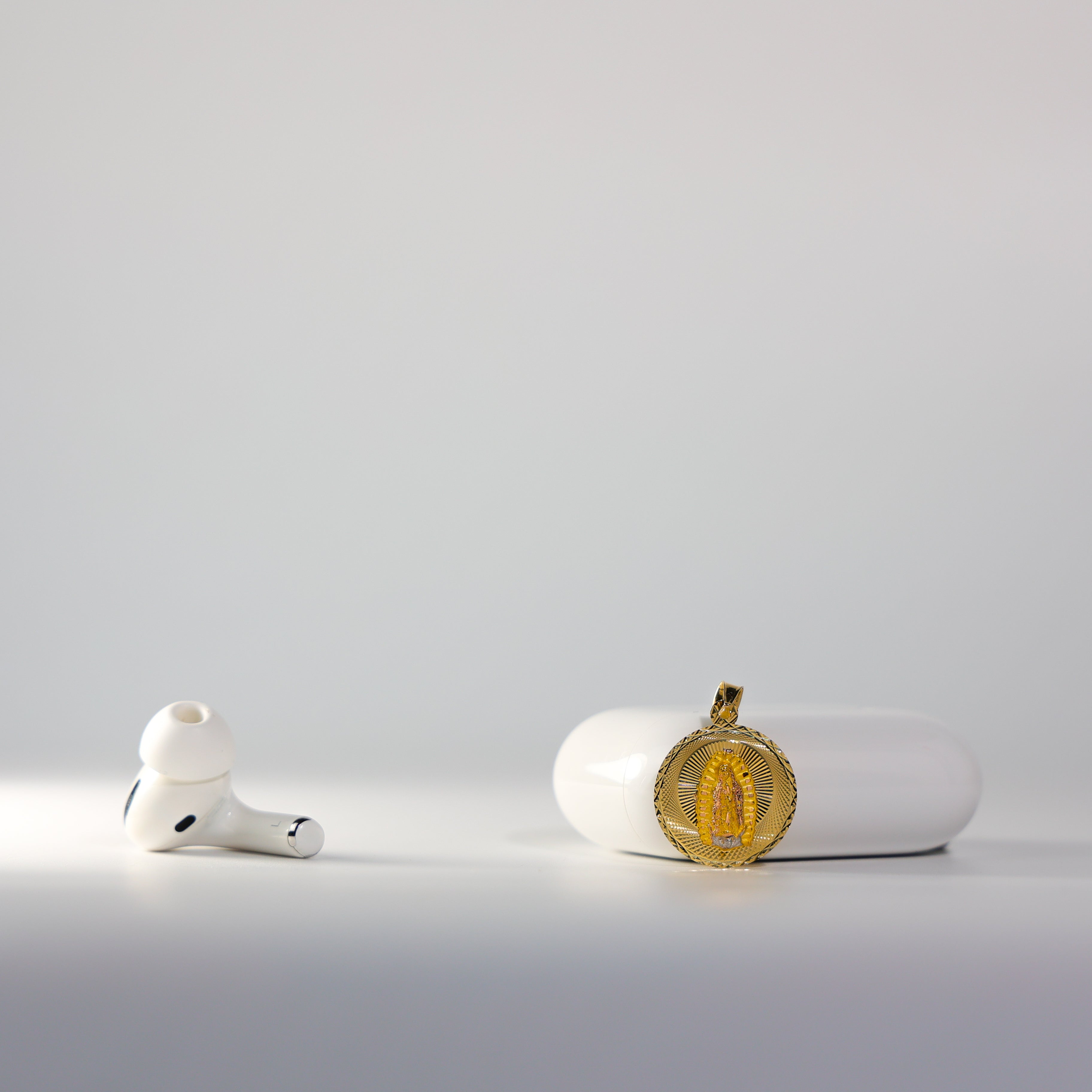 Gold Virgin Mary Stamp Religious Pendant Model-297 - Charlie & Co. Jewelry