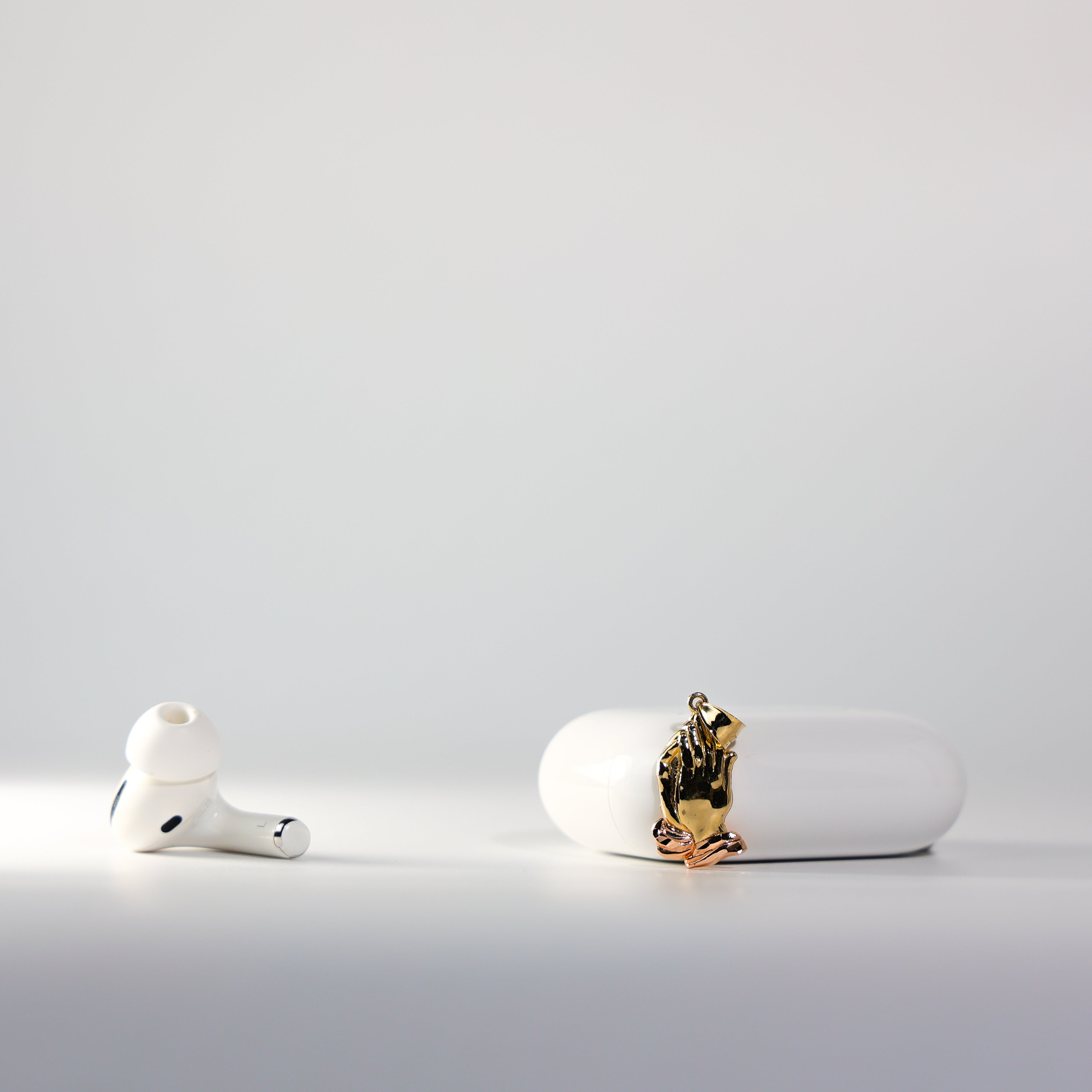 Praying Hands Religious Pendant Model-95 - Charlie & Co. Jewelry