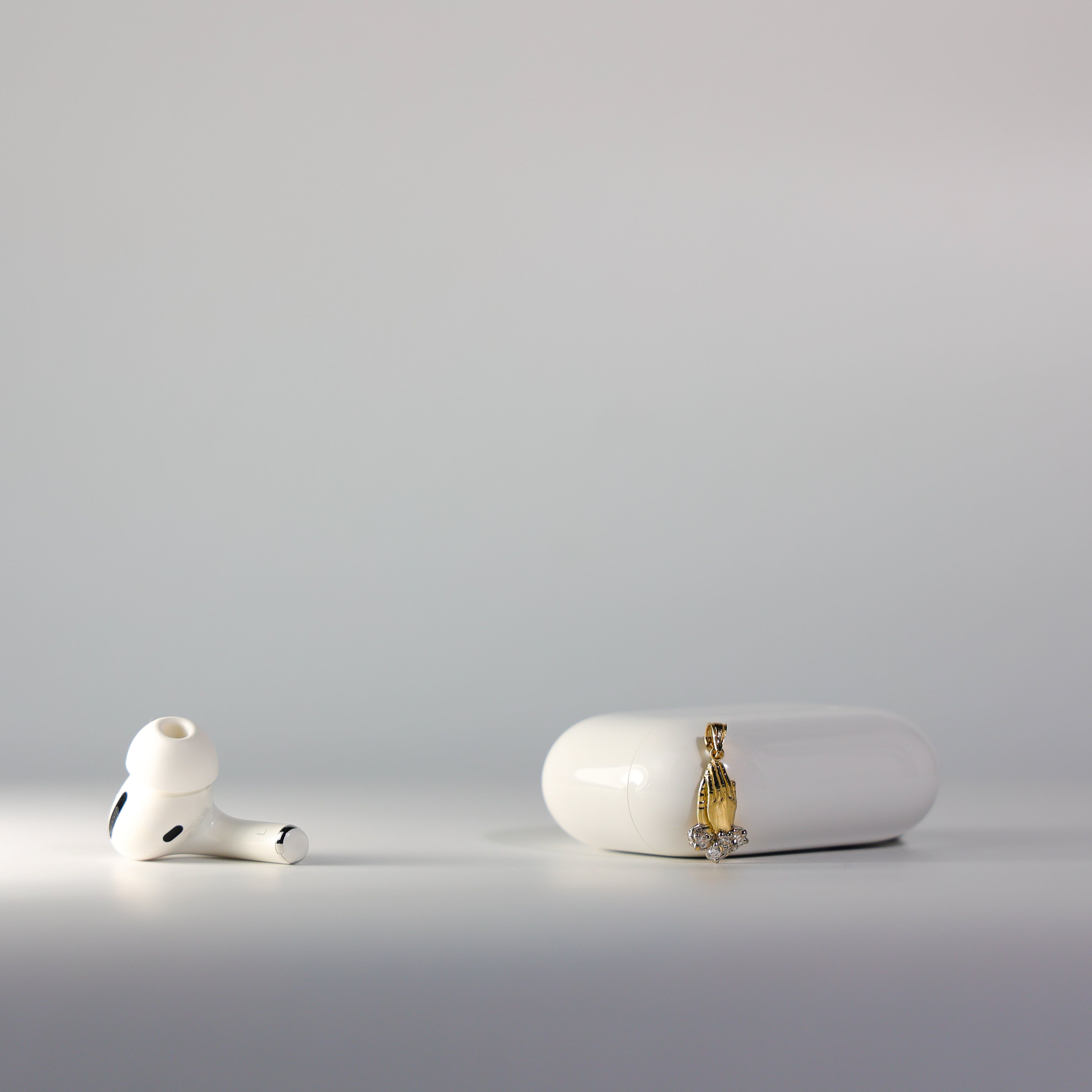 Gold Praying Hand Pendant Model-0088 - Charlie & Co. Jewelry