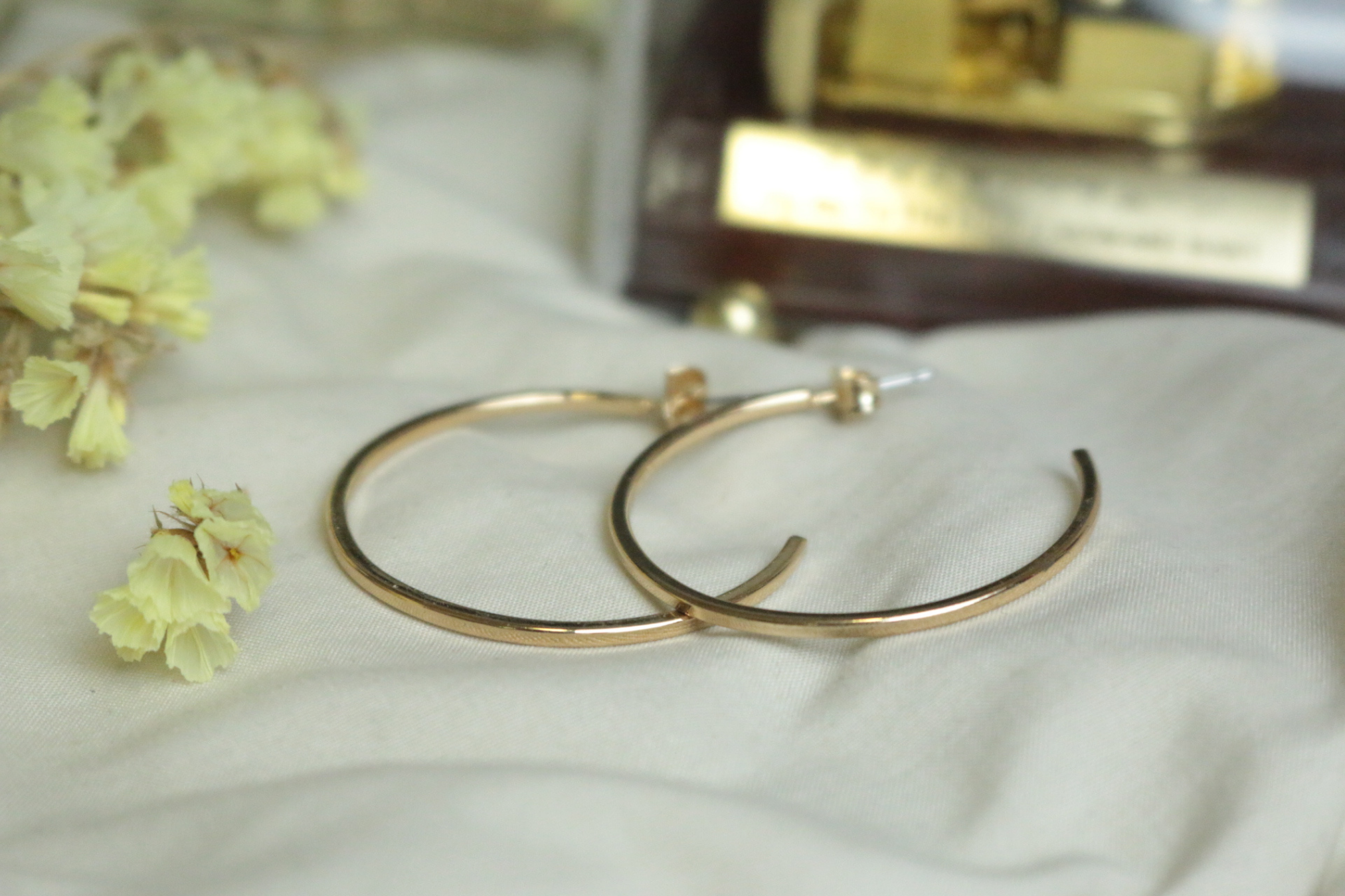 How to Choose the Best Hoop Earrings