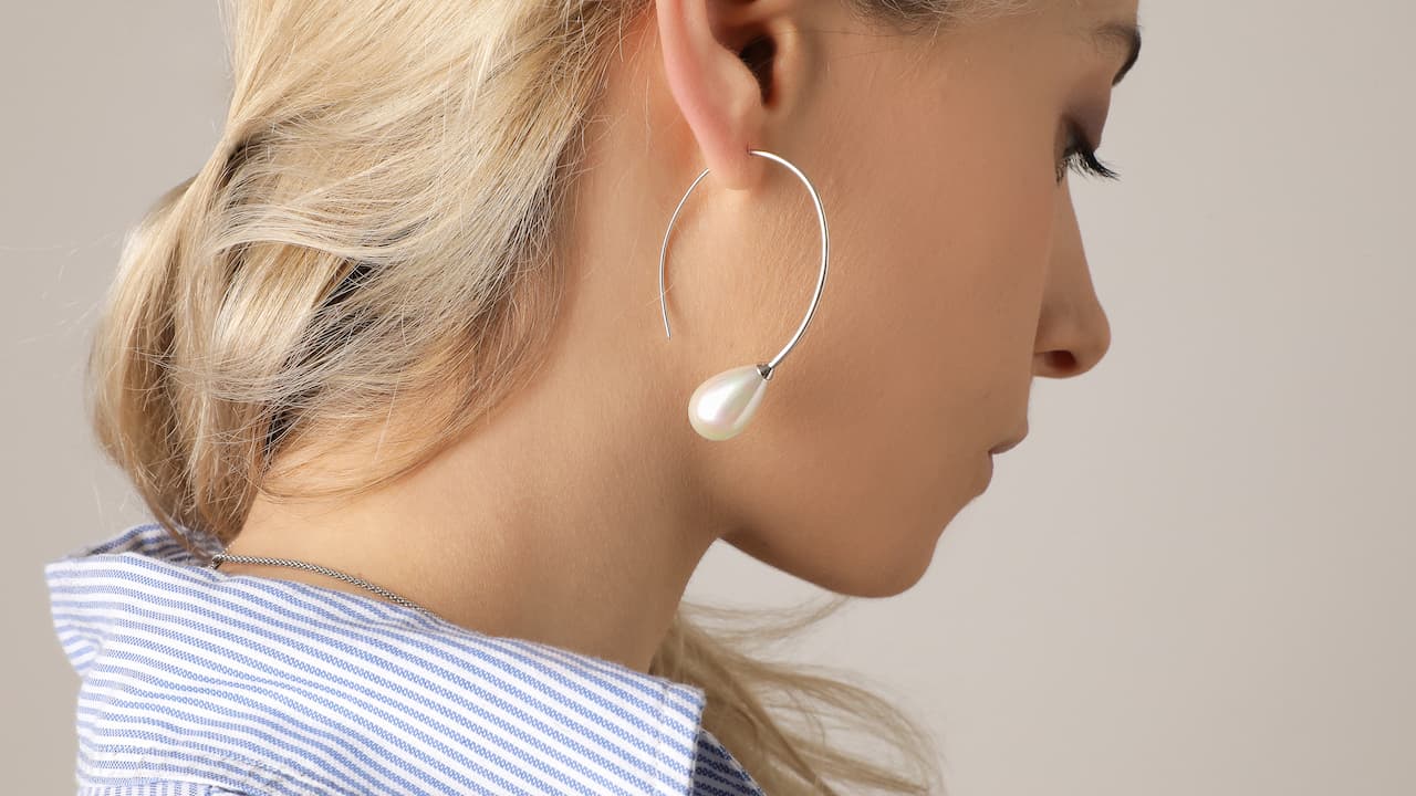 How to Wear Hoop Earrings Like a Pro