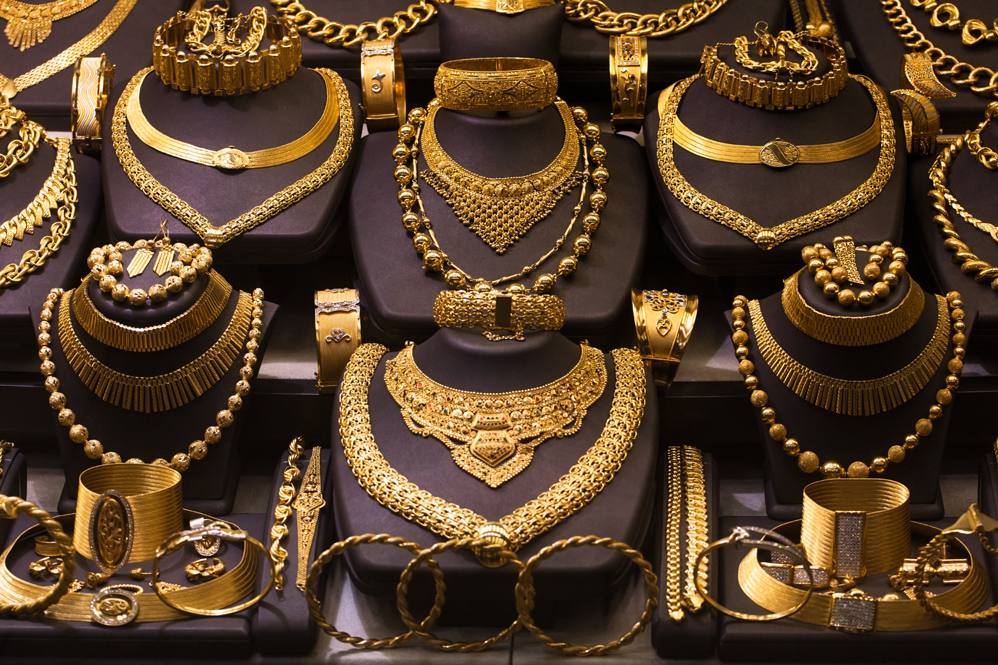 What Are The Different Shades Of Gold?