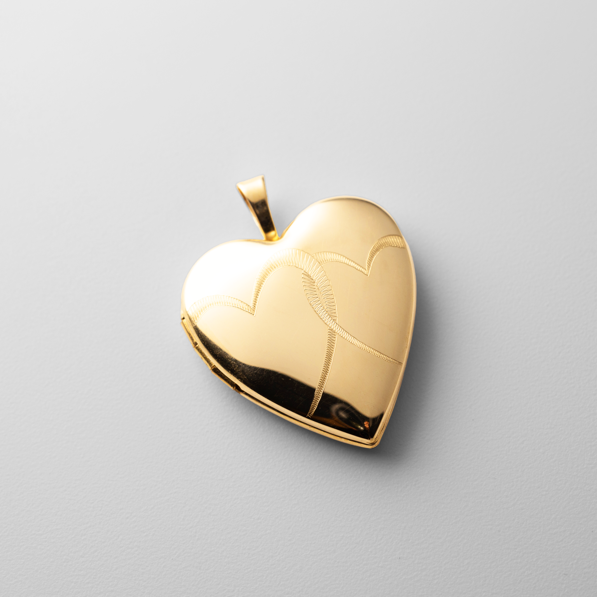 Gold Hearts Engraved Heart Locket Pendant - Model PT0621