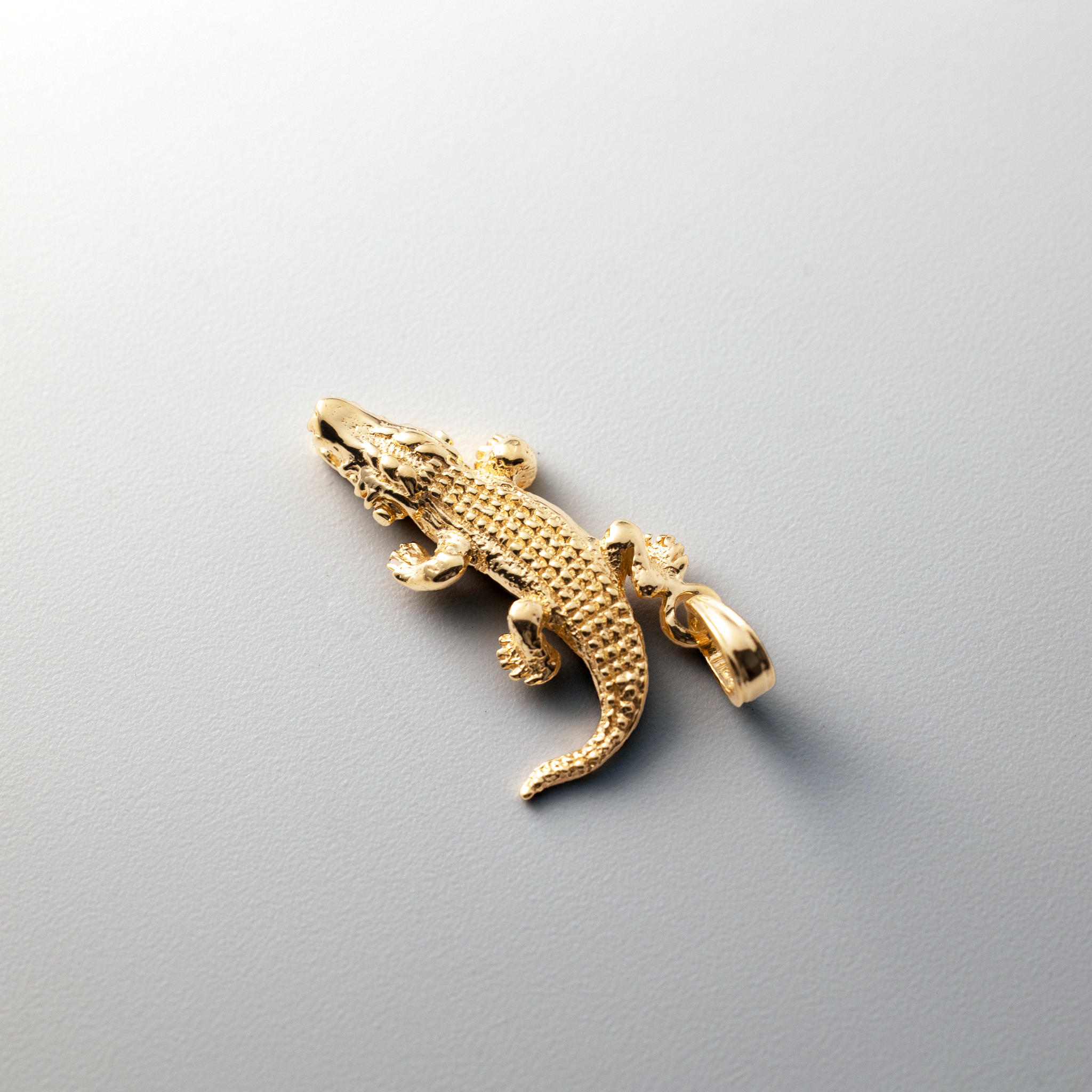 14K Gold Moveable Jaws Large Alligator Pendant