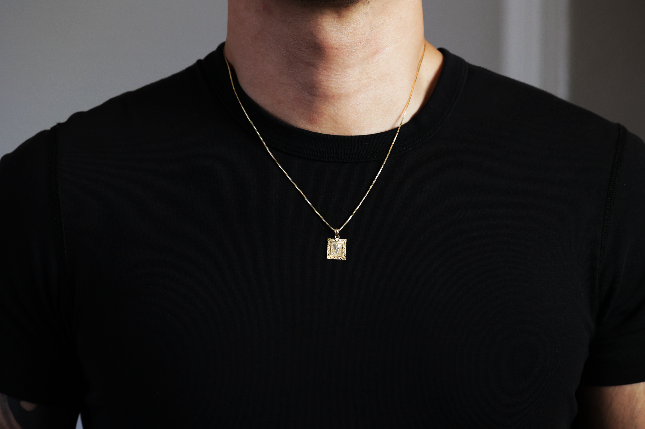 Gold Letter V Pendants | A-Z Gold Pendants - Charlie & Co. Jewelry