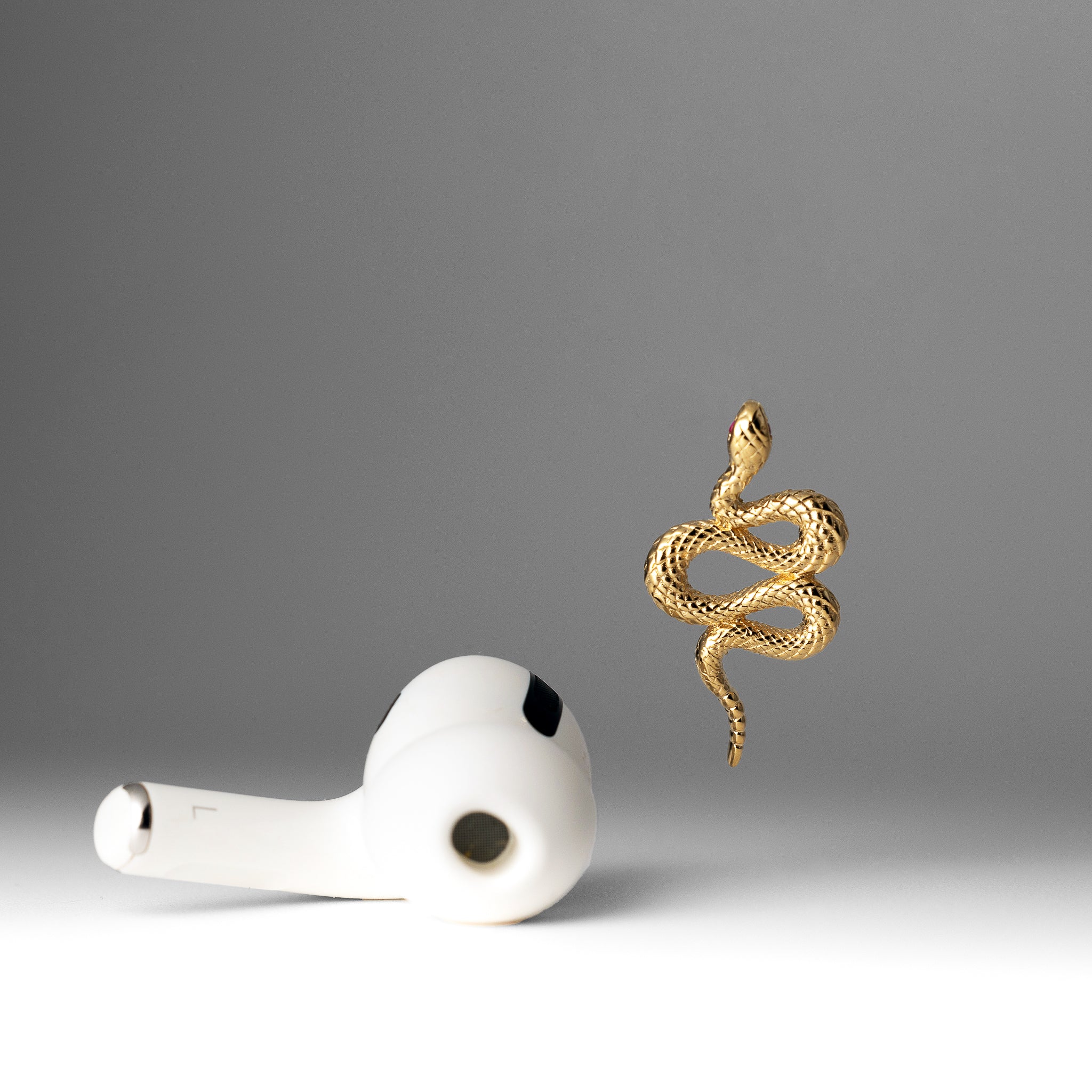 Gold Snake Pendant Necklace – Model PT3078