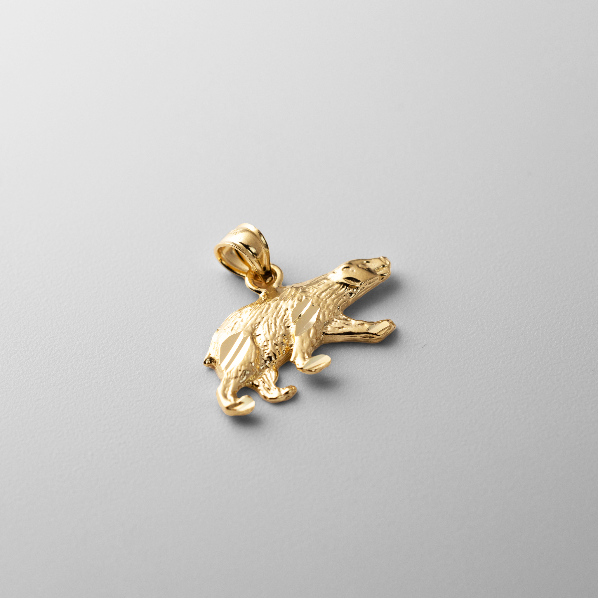 Gold Grizzly Bear Pendant Necklace – Model PT3082