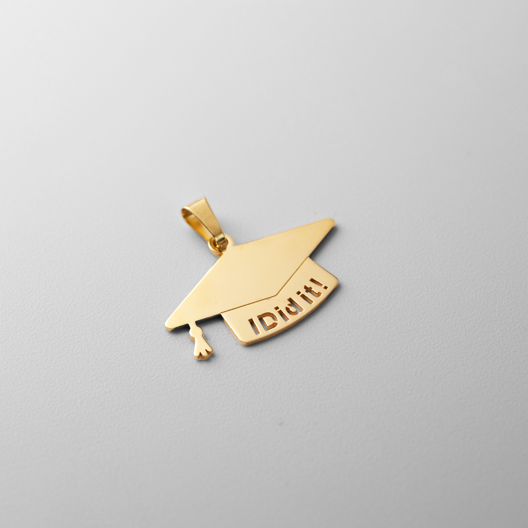 Gold Graduation Cap 'I Did It!' Pendant Necklace –  Model PT2839