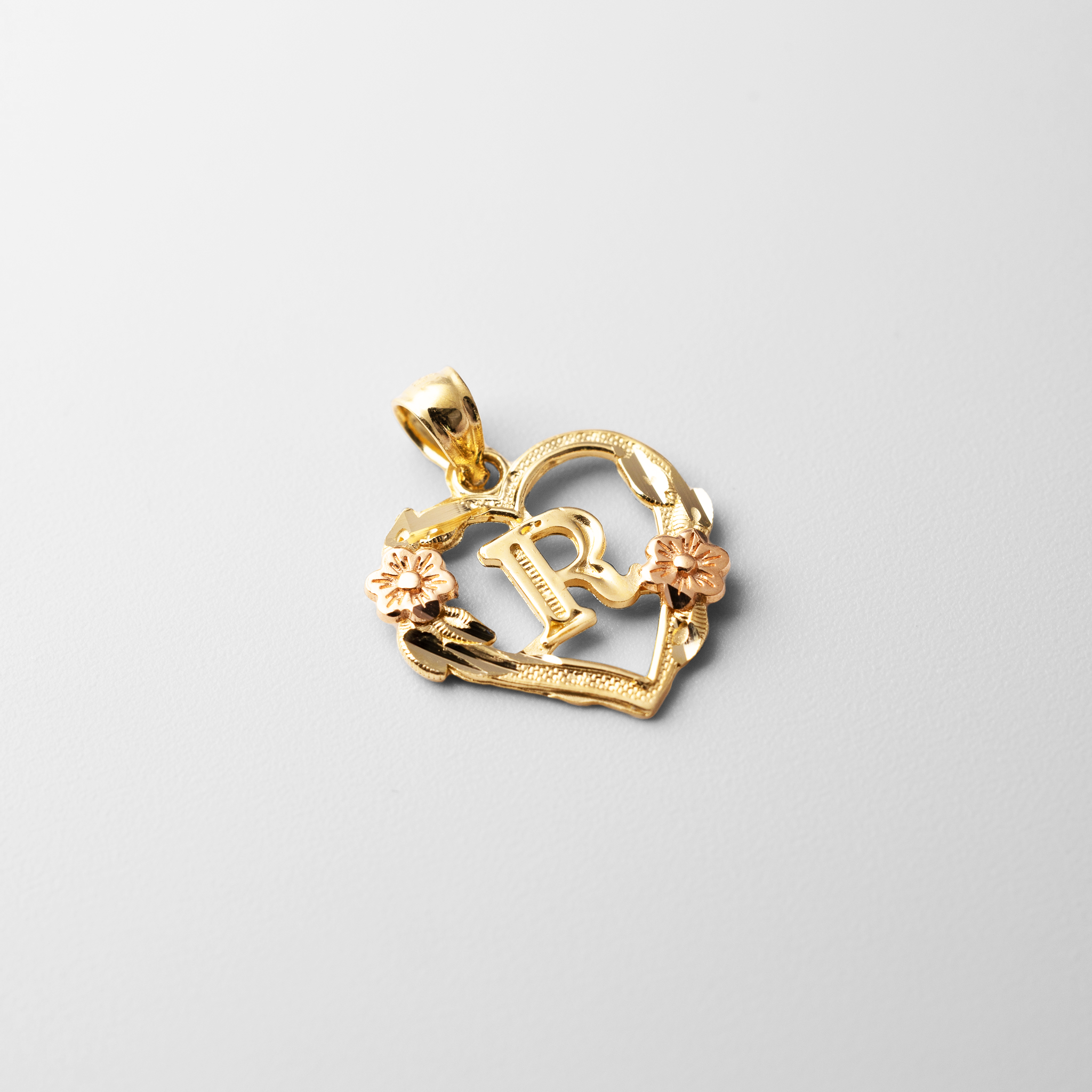 Gold Heart Initial R Pendant | A-Z Pendants - Charlie & Co. Jewelry